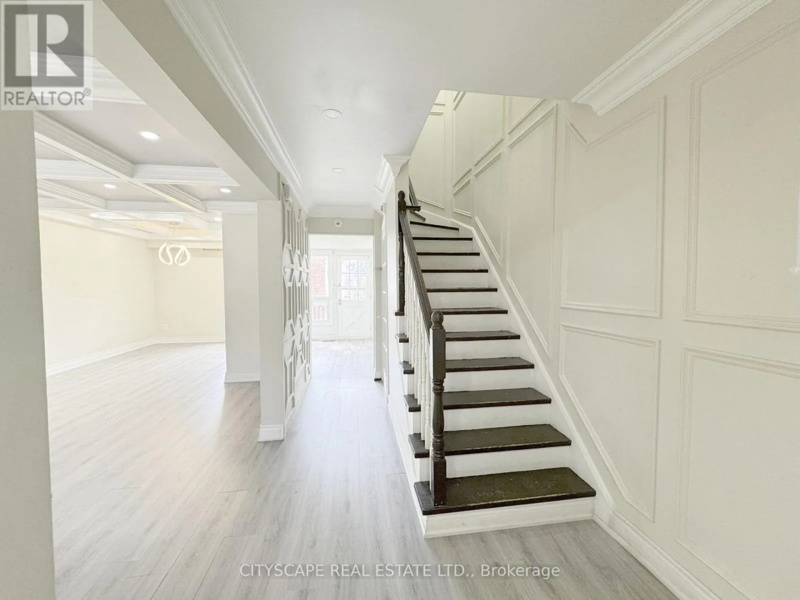 62 BARRINGTON CRESCENT