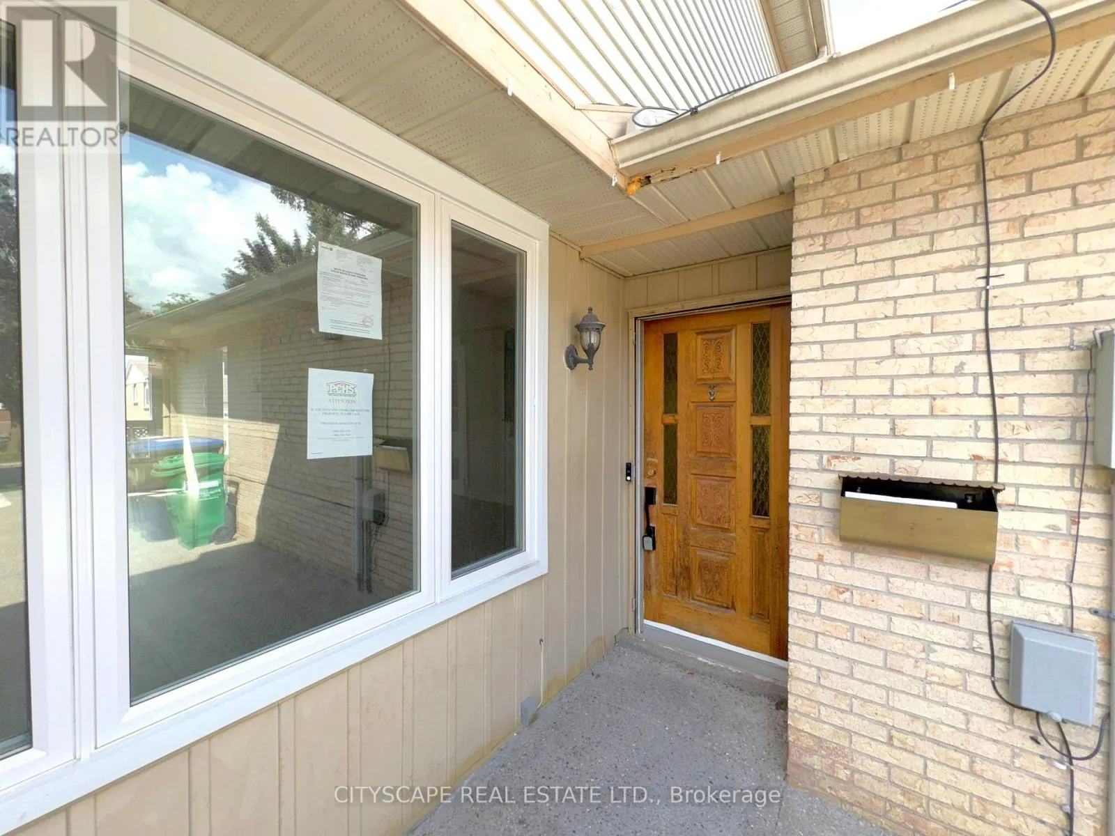 62 BARRINGTON CRESCENT