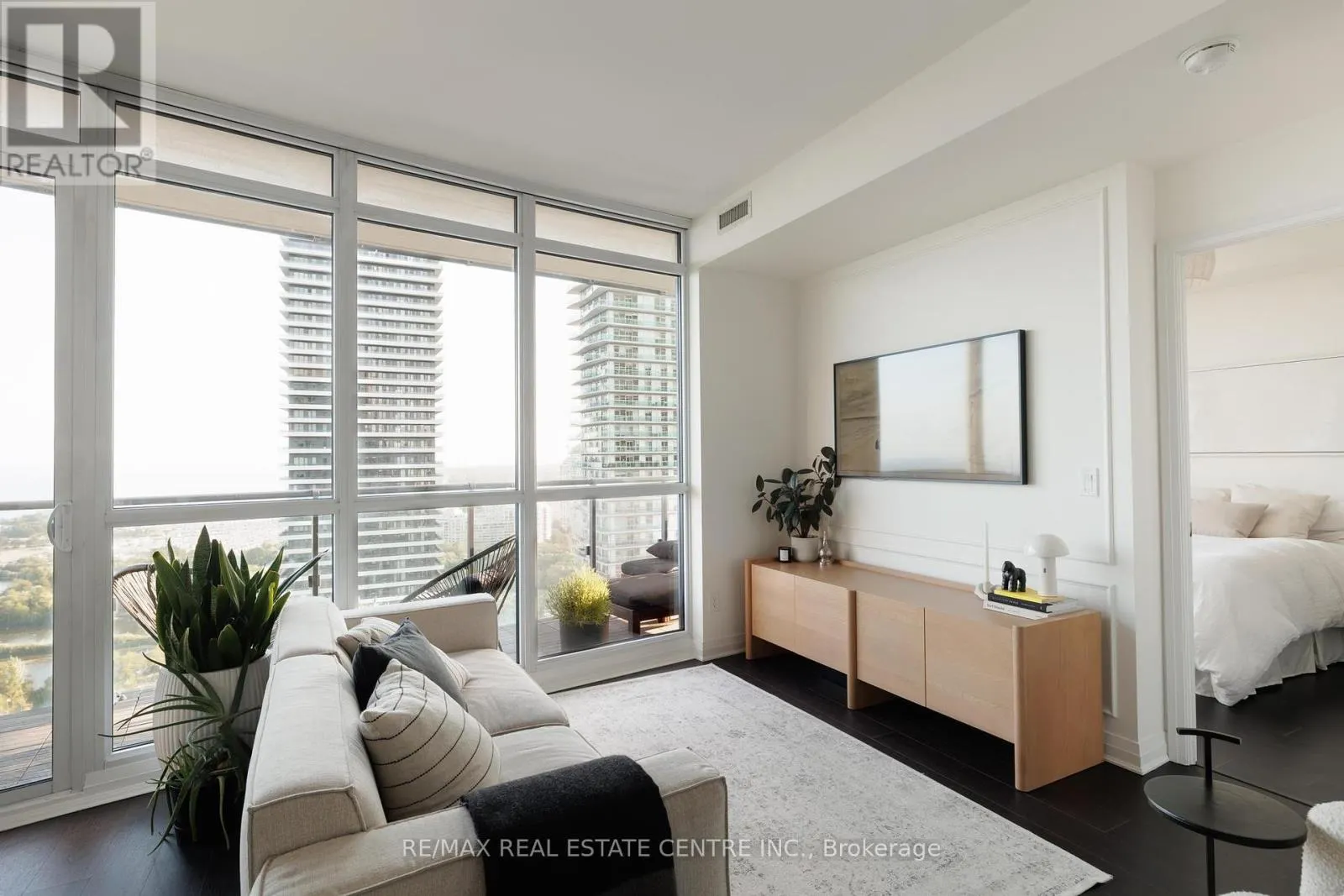 3005 - 59 ANNIE CRAIG DRIVE