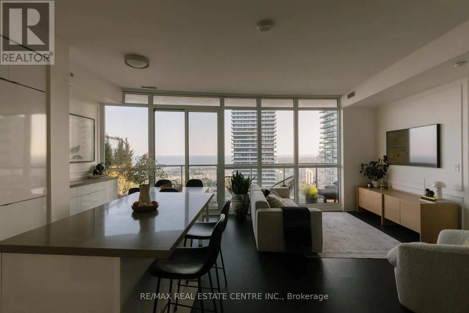3005 - 59 ANNIE CRAIG DRIVE