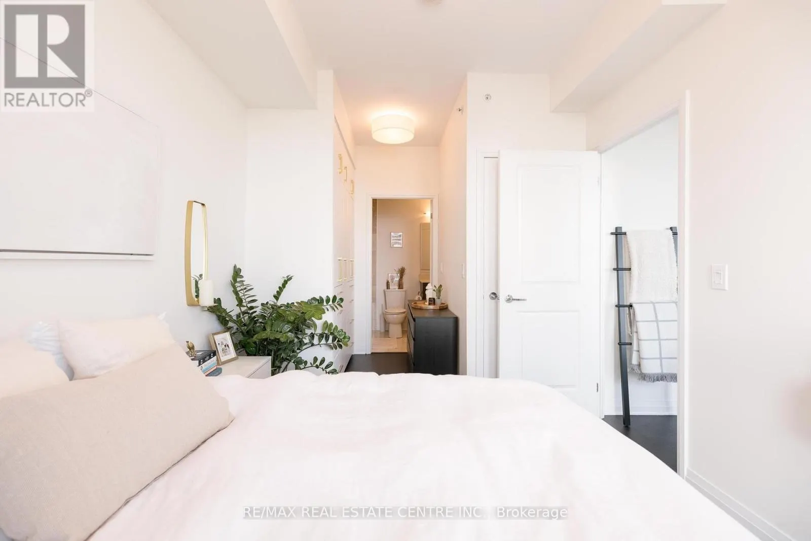 3005 - 59 ANNIE CRAIG DRIVE