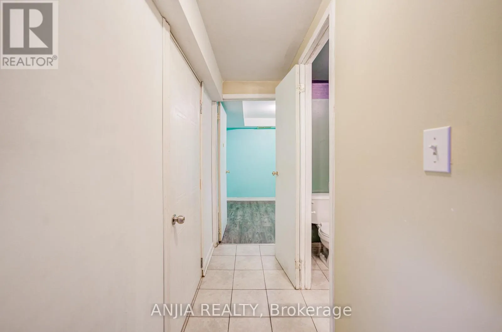 550 BLUESKY CRESCENT