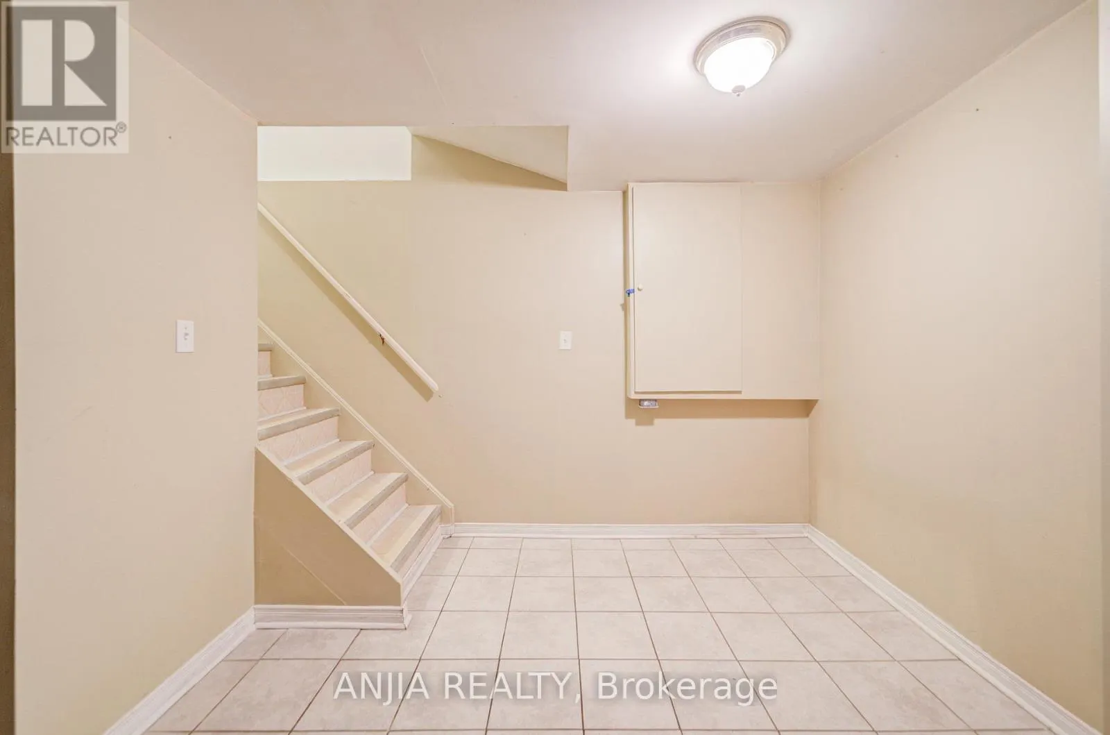 550 BLUESKY CRESCENT