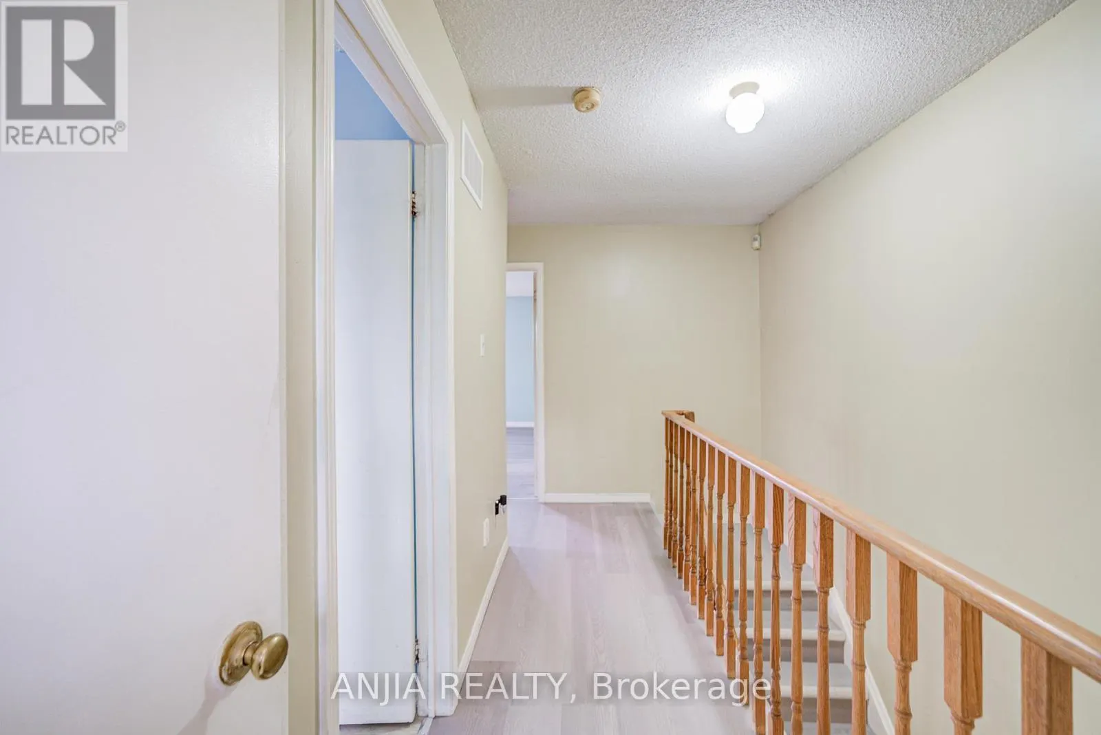 550 BLUESKY CRESCENT