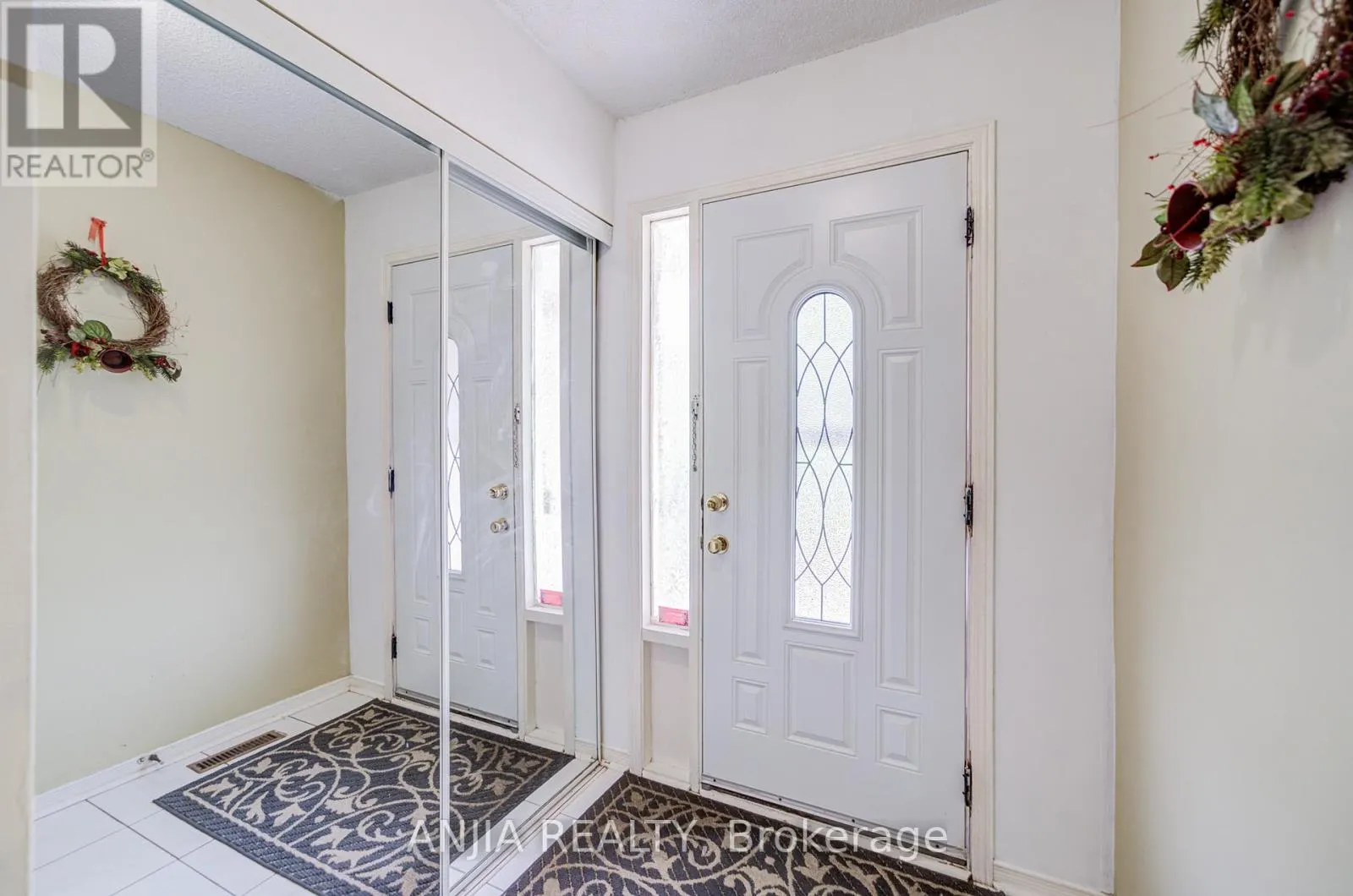 550 BLUESKY CRESCENT