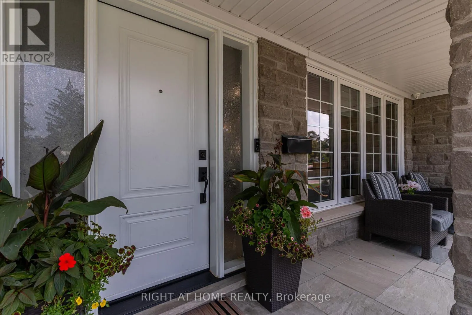 260 LOUIS DRIVE