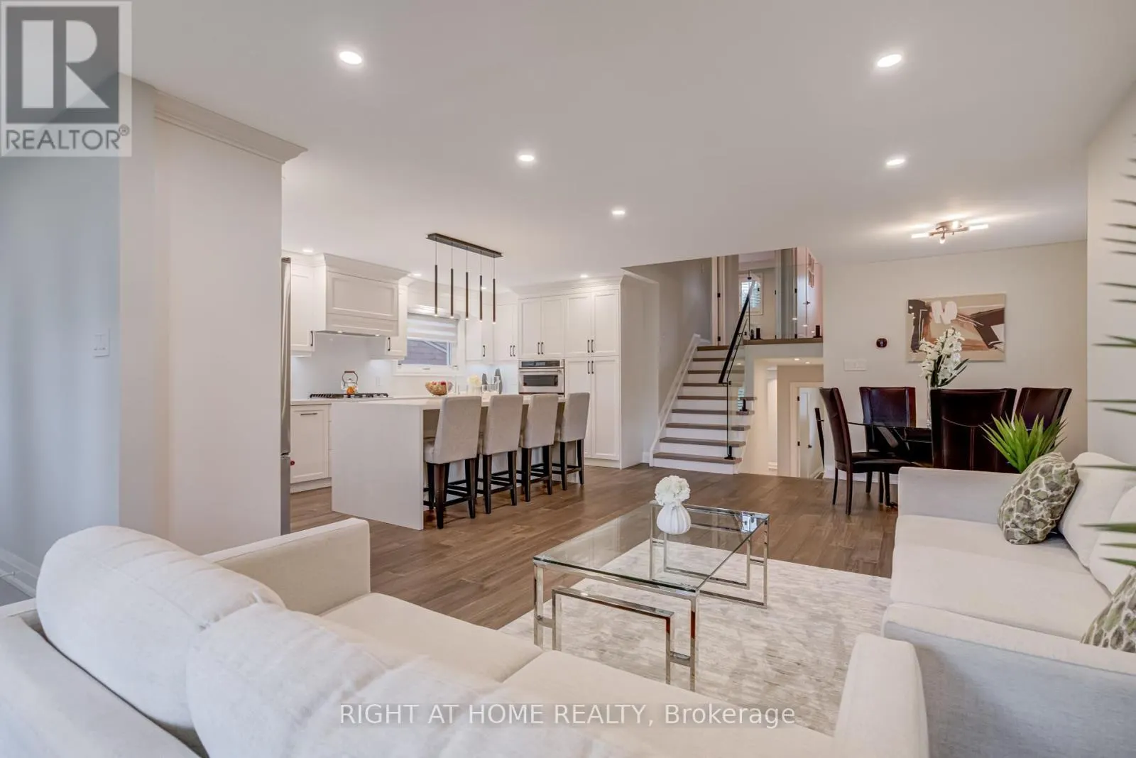 260 LOUIS DRIVE