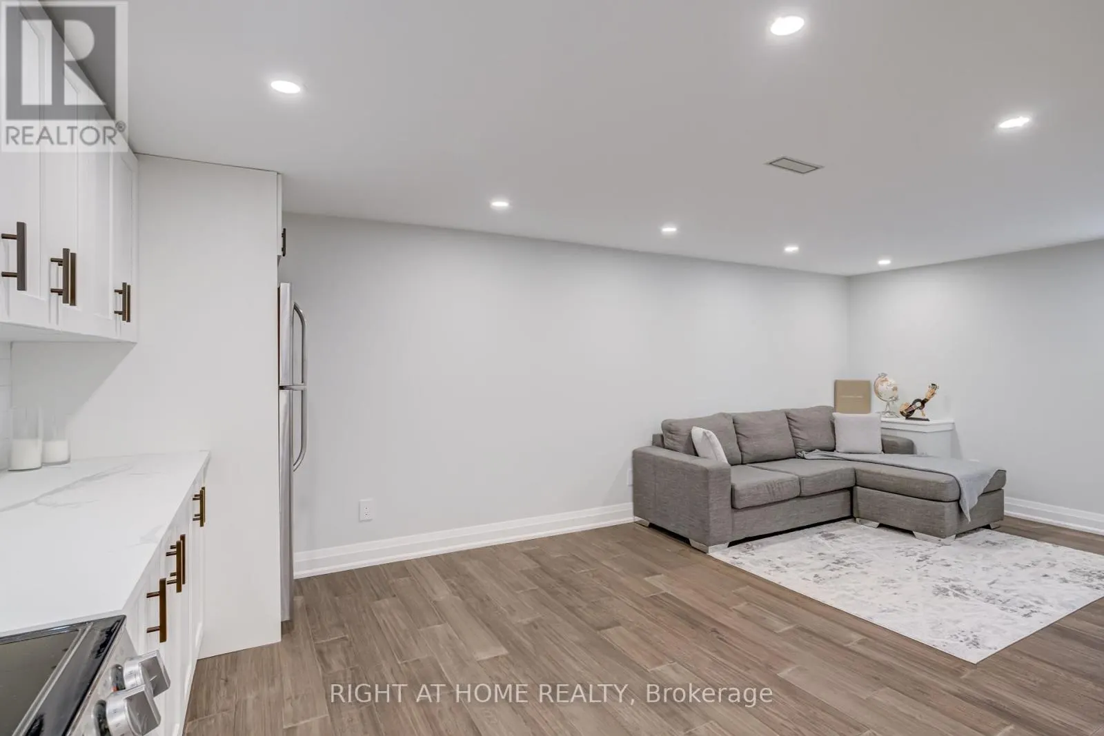 260 LOUIS DRIVE