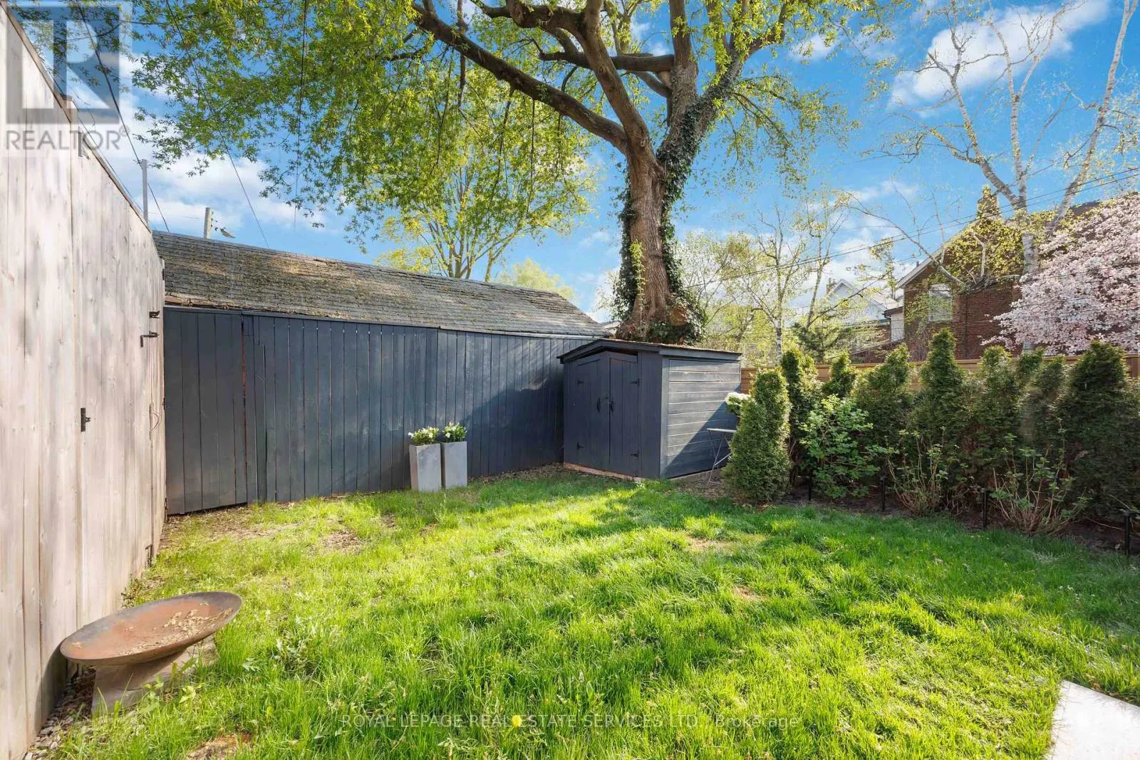 427 ANNETTE STREET