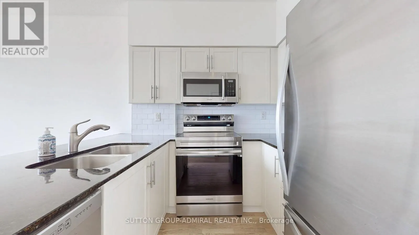 903 - 15 WINDERMERE AVENUE
