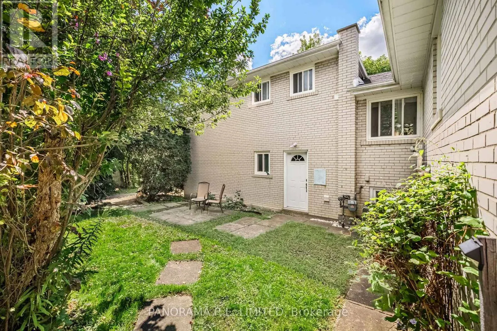 3264 LONEFEATHER CRESCENT