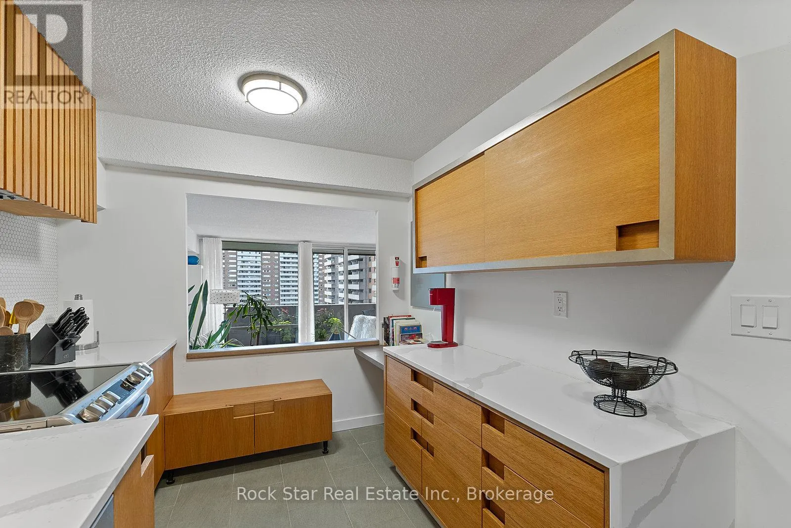 1305 - 270 SCARLETT ROAD, #1305