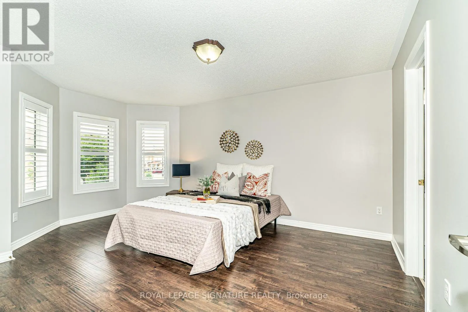 4 RIPPLE STREET