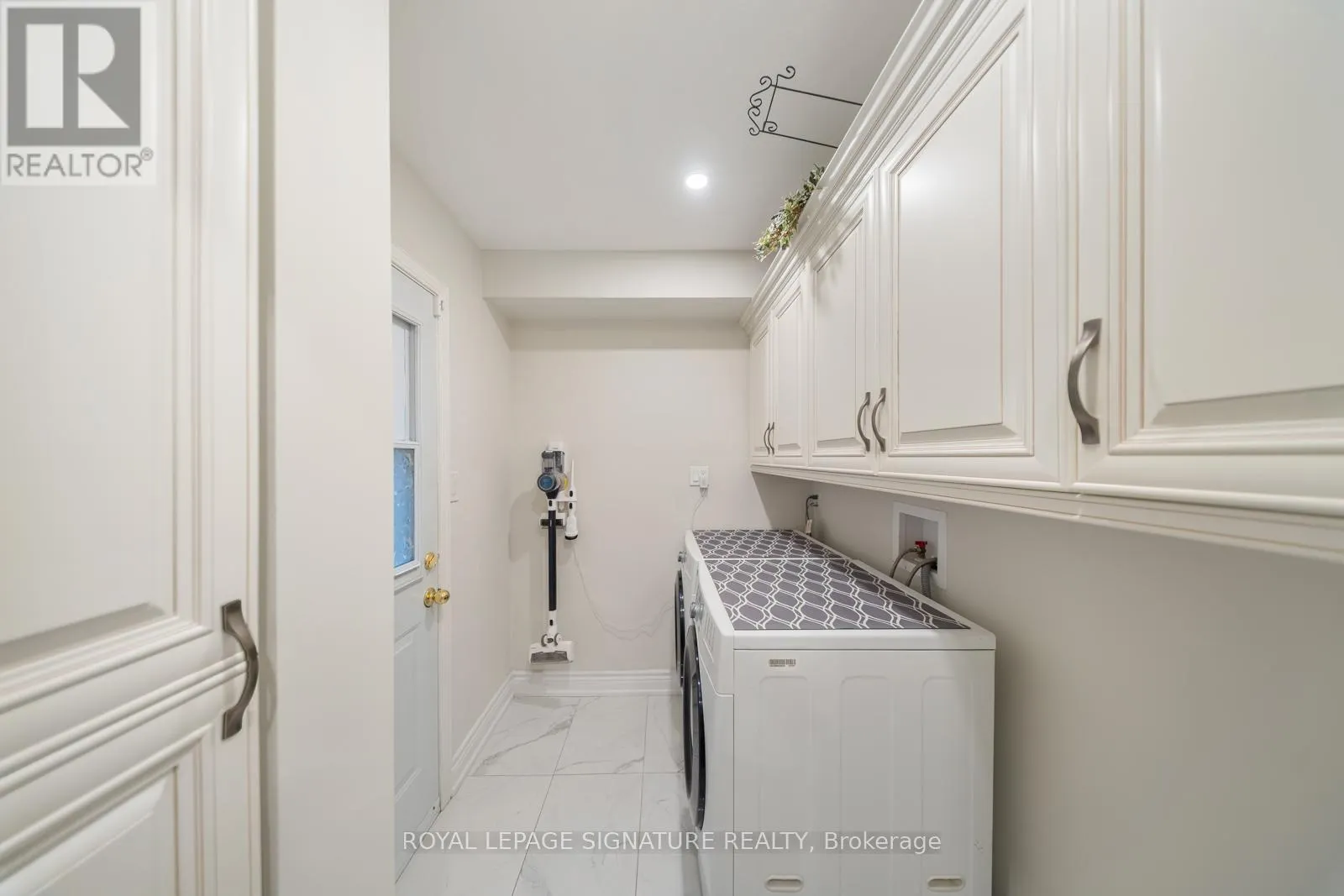 63 COLLINGDALE ROAD