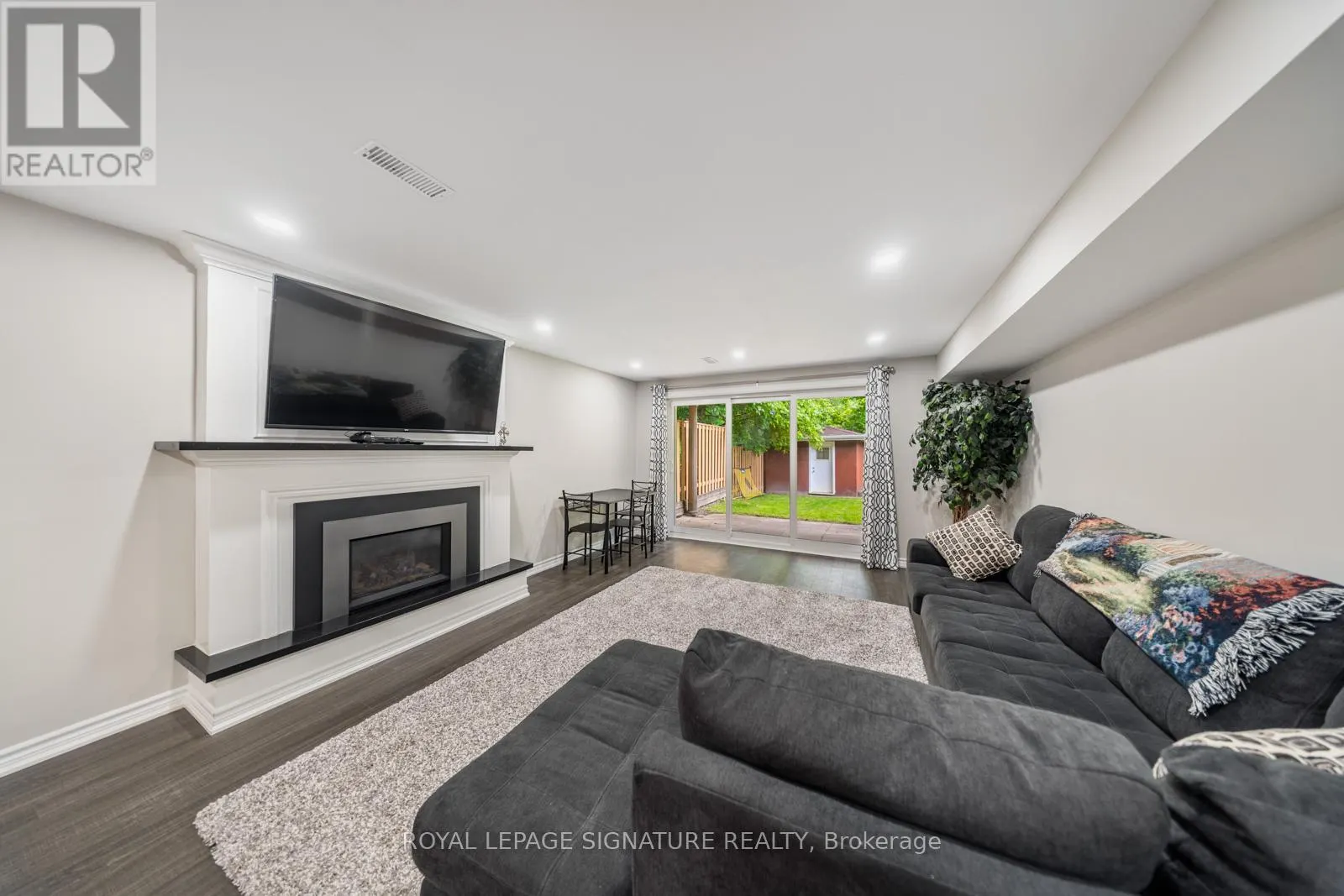 63 COLLINGDALE ROAD