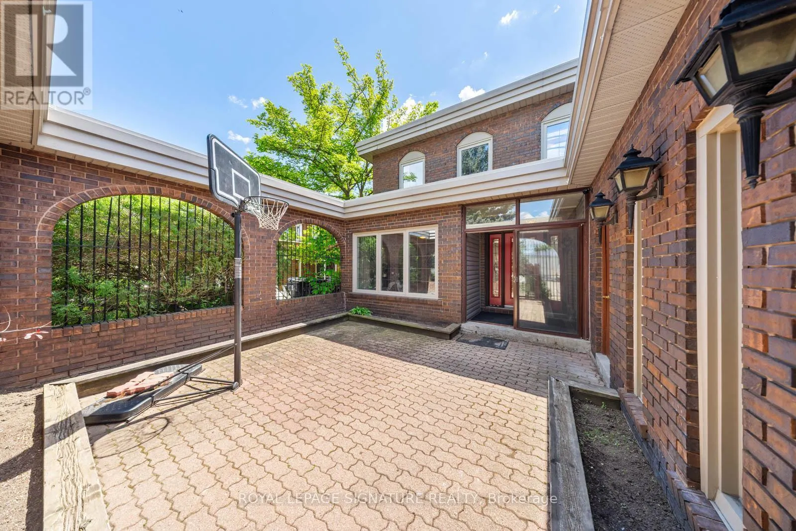 63 COLLINGDALE ROAD