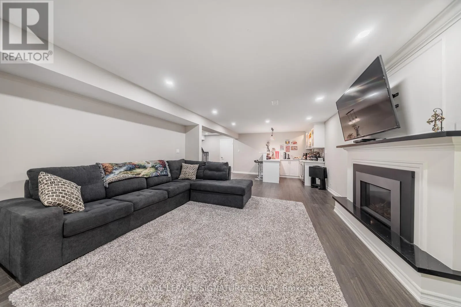 63 COLLINGDALE ROAD