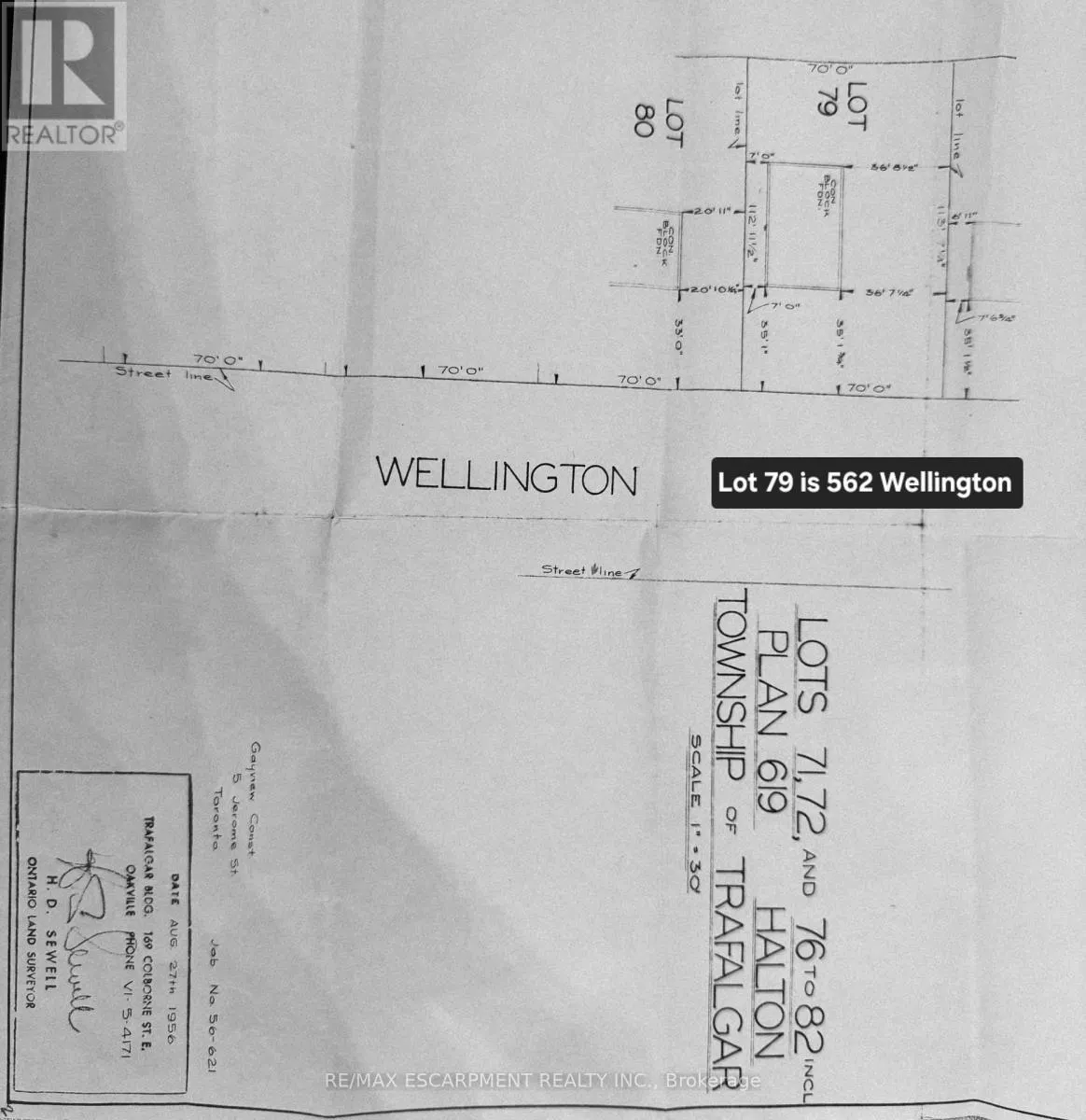 562 WELLINGTON CRESCENT