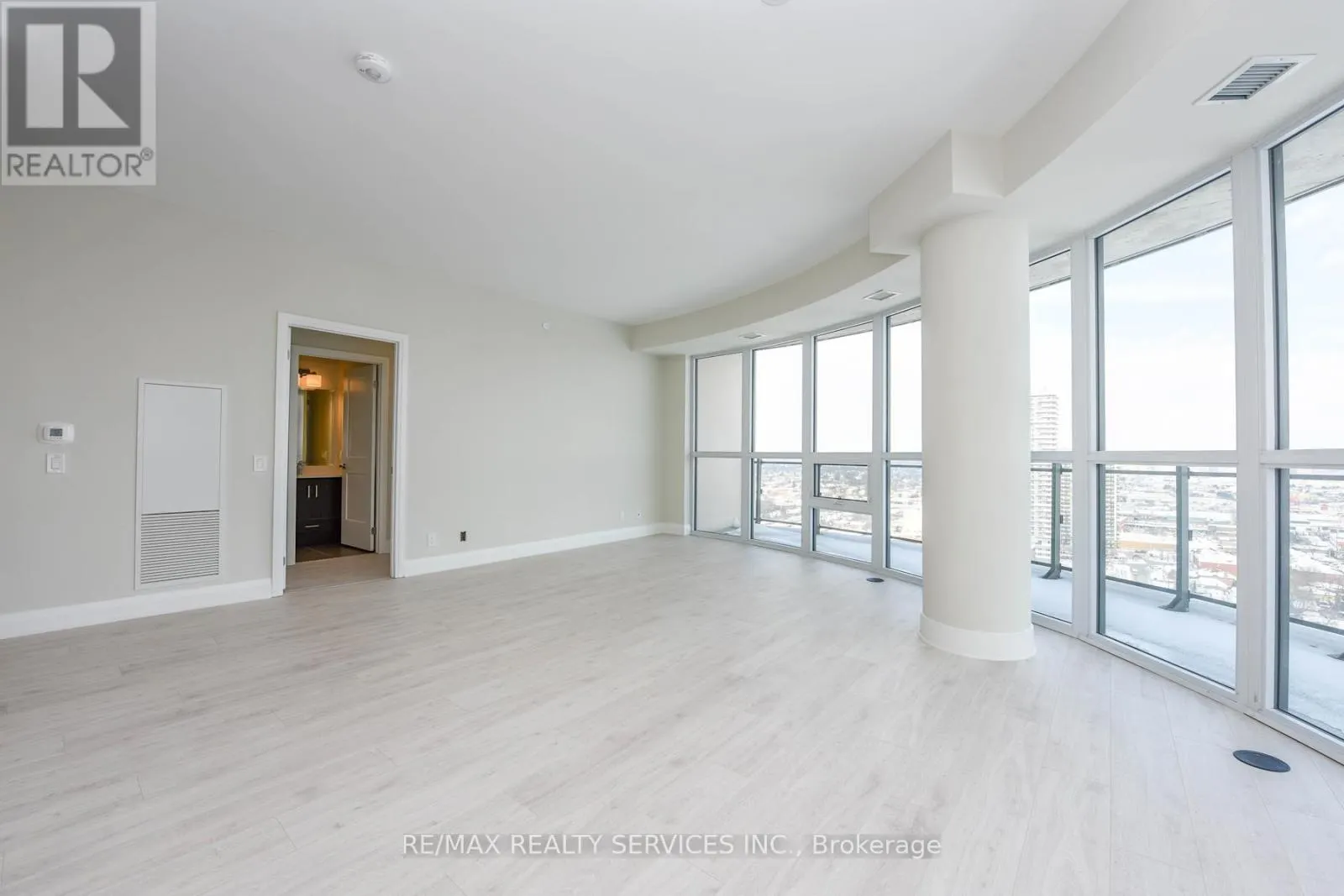 2103 - 15 LYNCH STREET