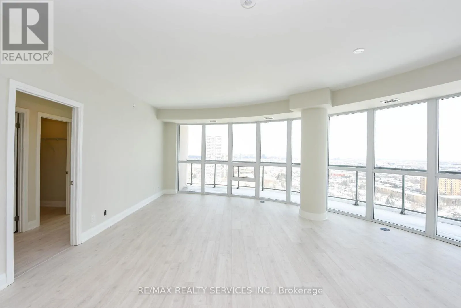2103 - 15 LYNCH STREET