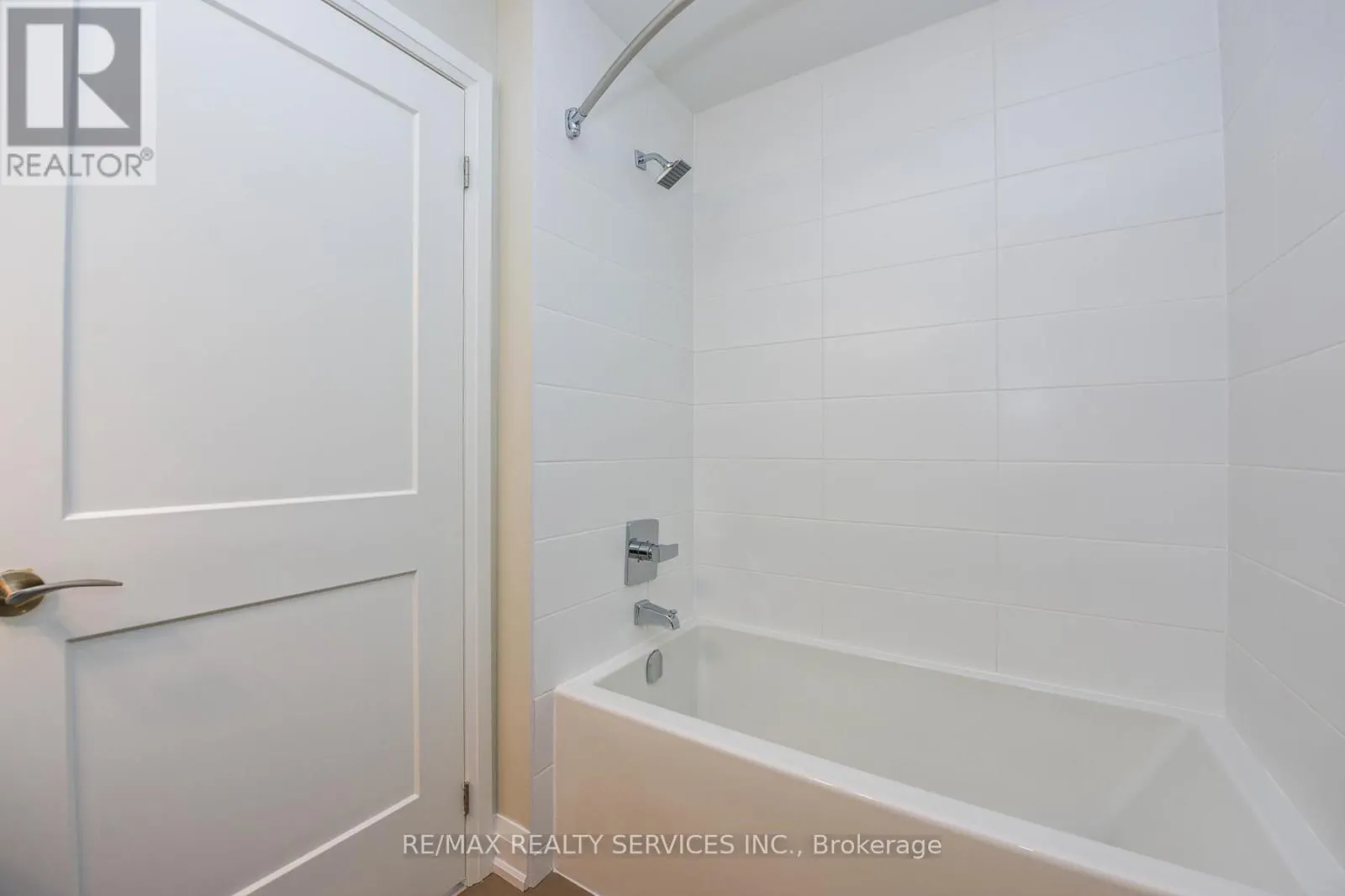 2103 - 15 LYNCH STREET