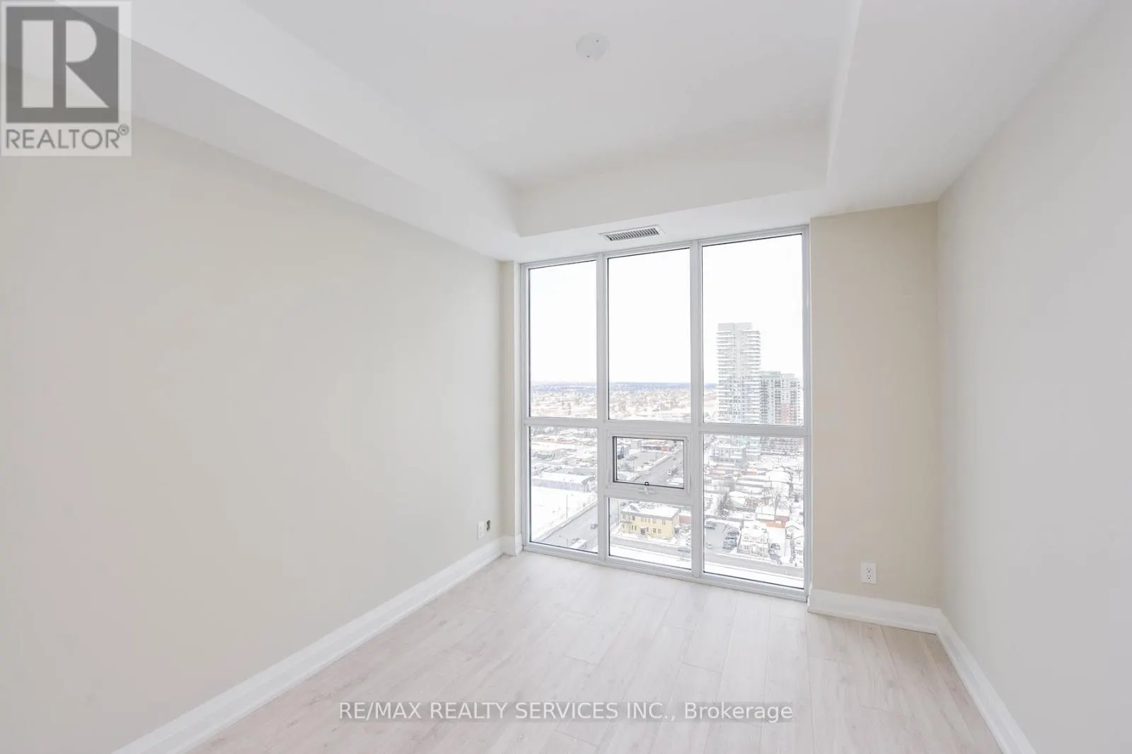 2103 - 15 LYNCH STREET
