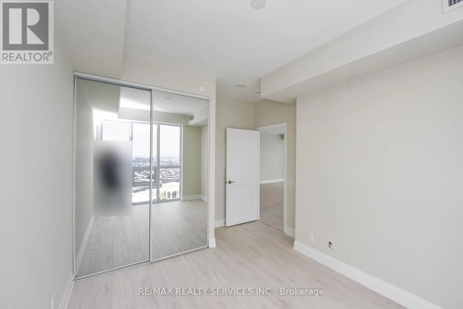 2103 - 15 LYNCH STREET