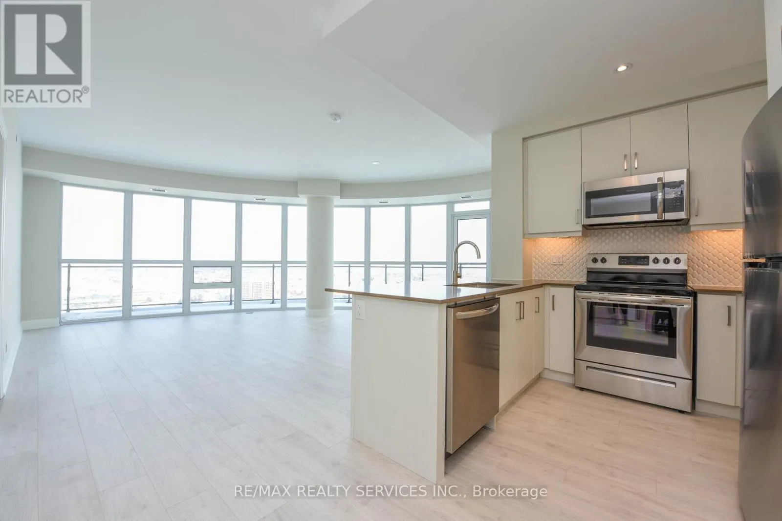 2103 - 15 LYNCH STREET