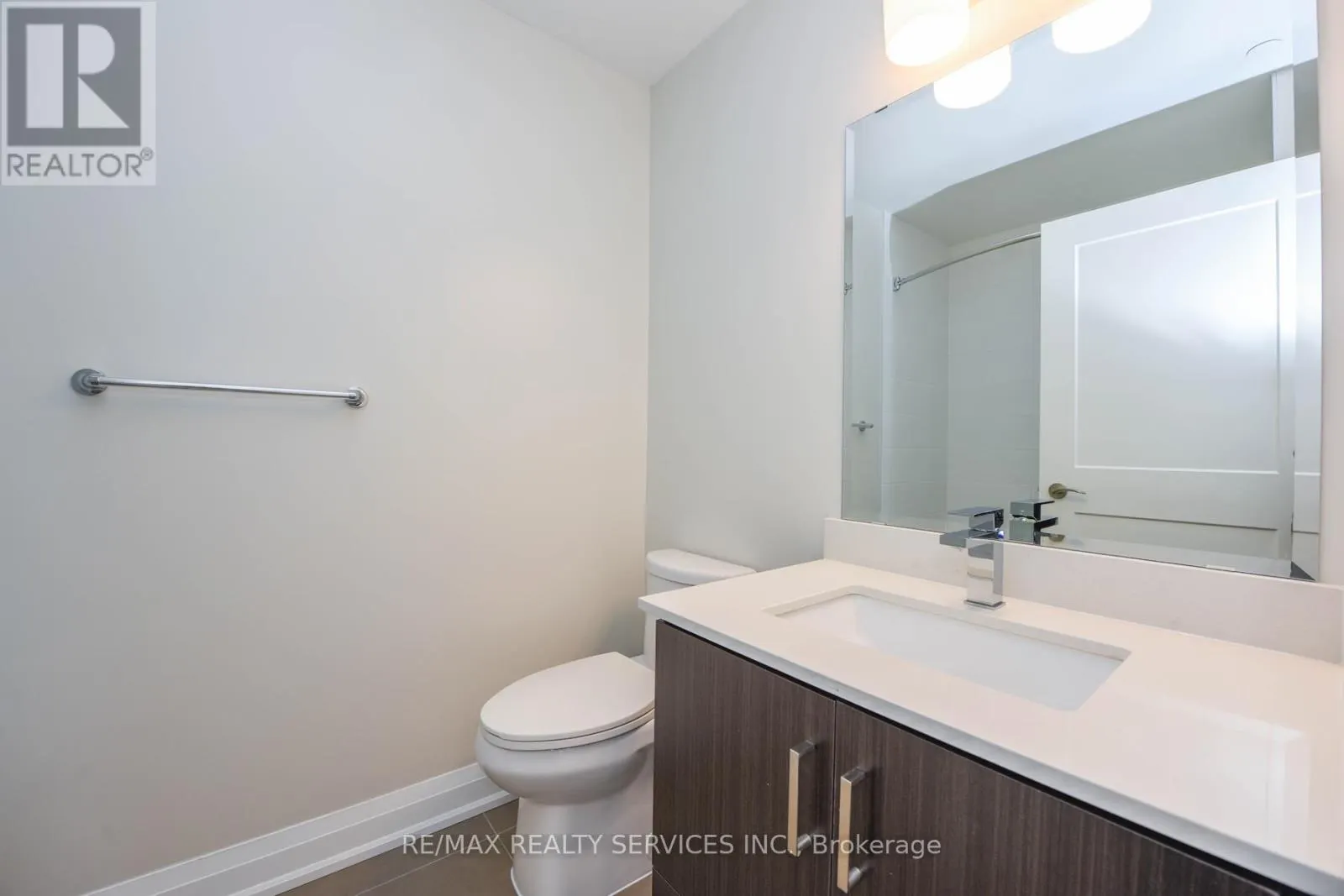 2103 - 15 LYNCH STREET
