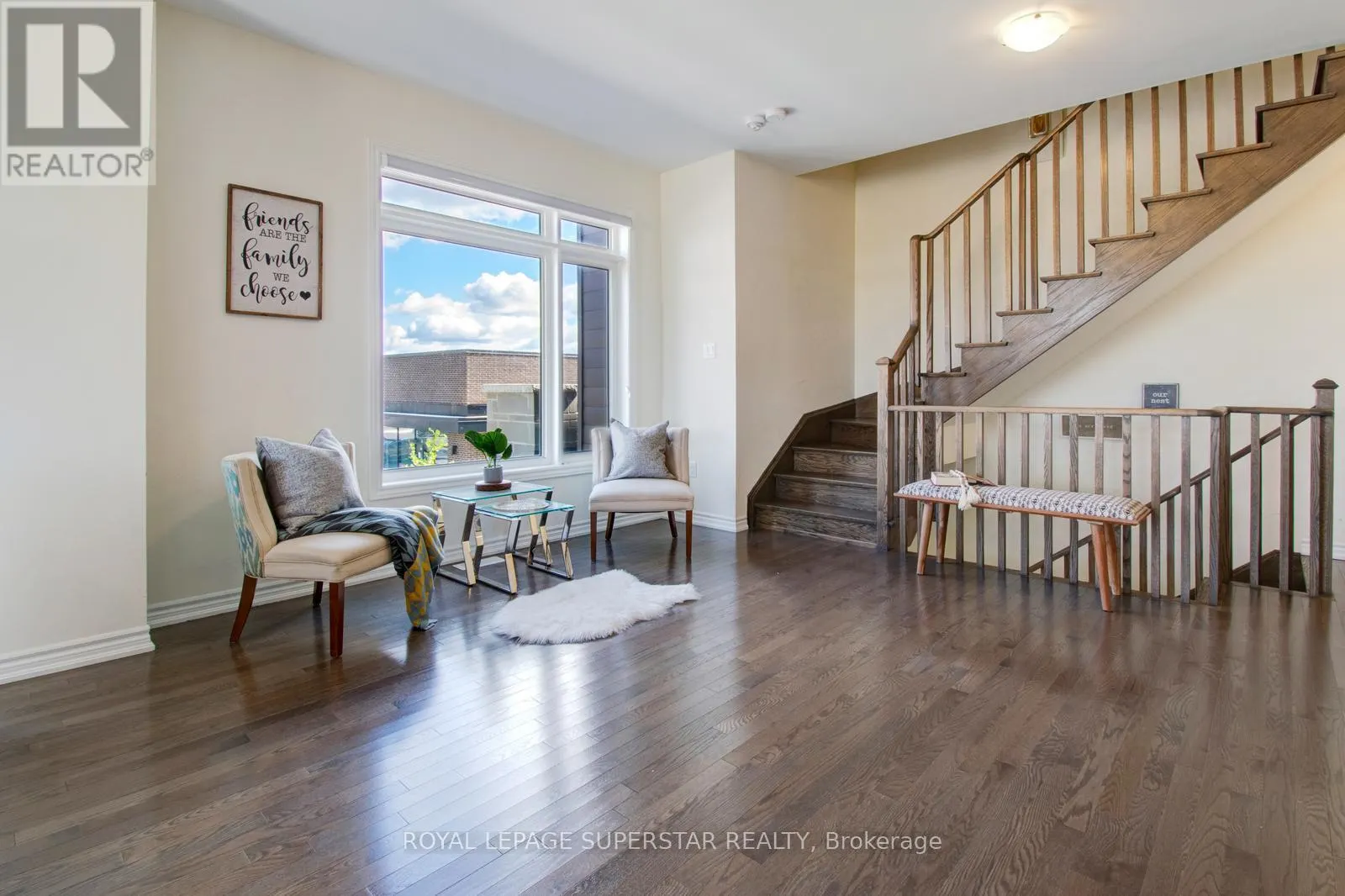 98 DONALD FICHT CRESCENT