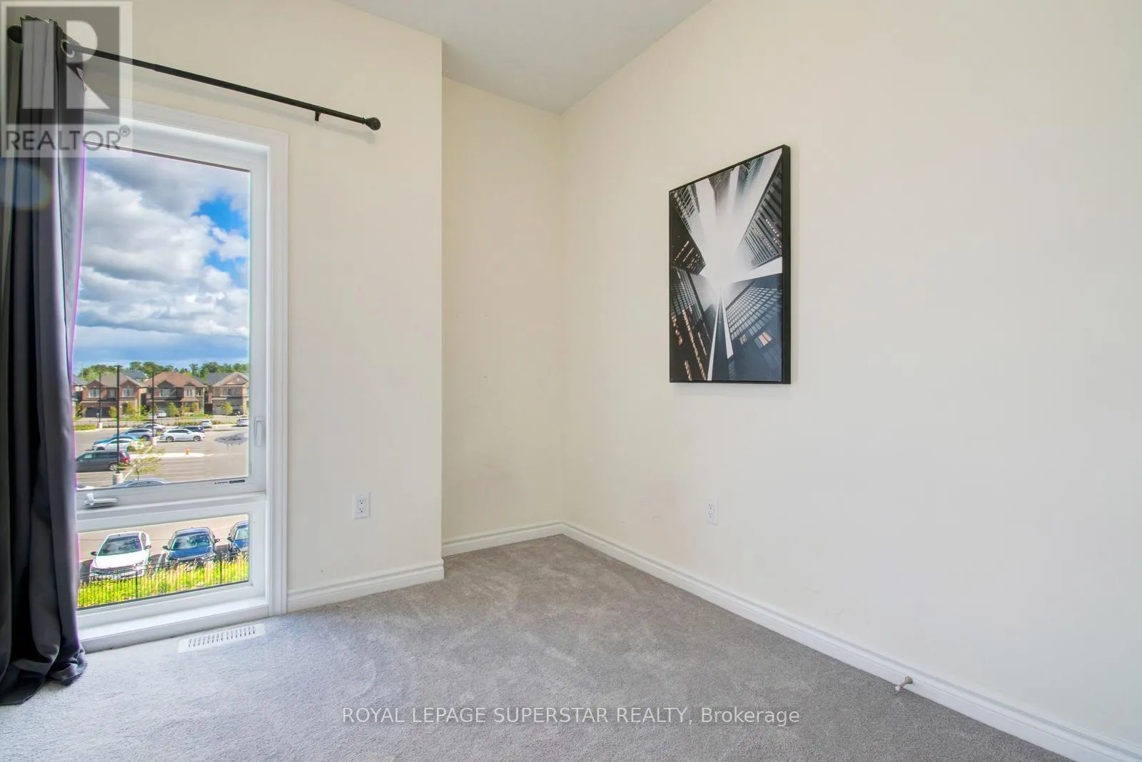 98 DONALD FICHT CRESCENT