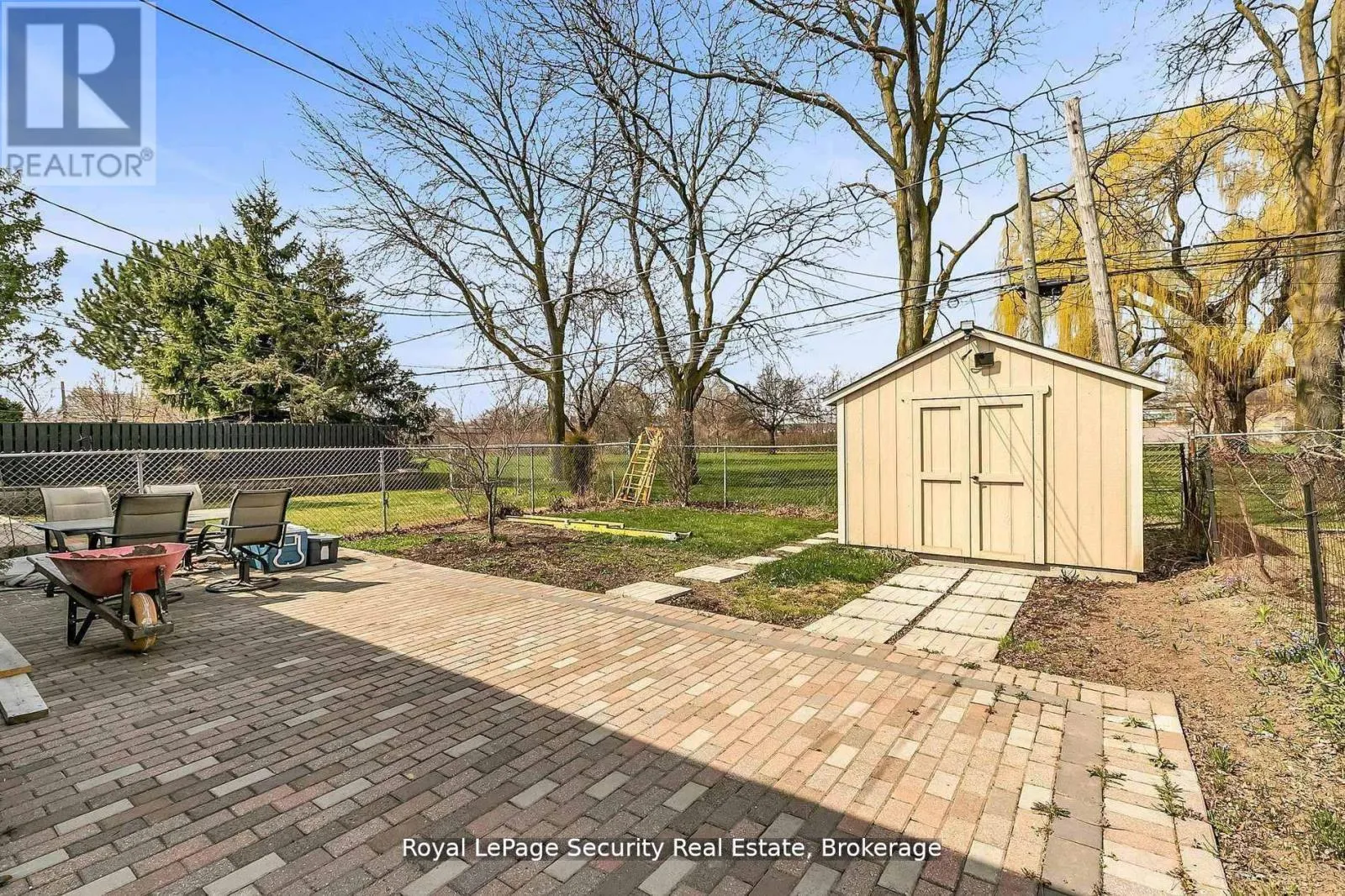 245 AVONDALE BOULEVARD