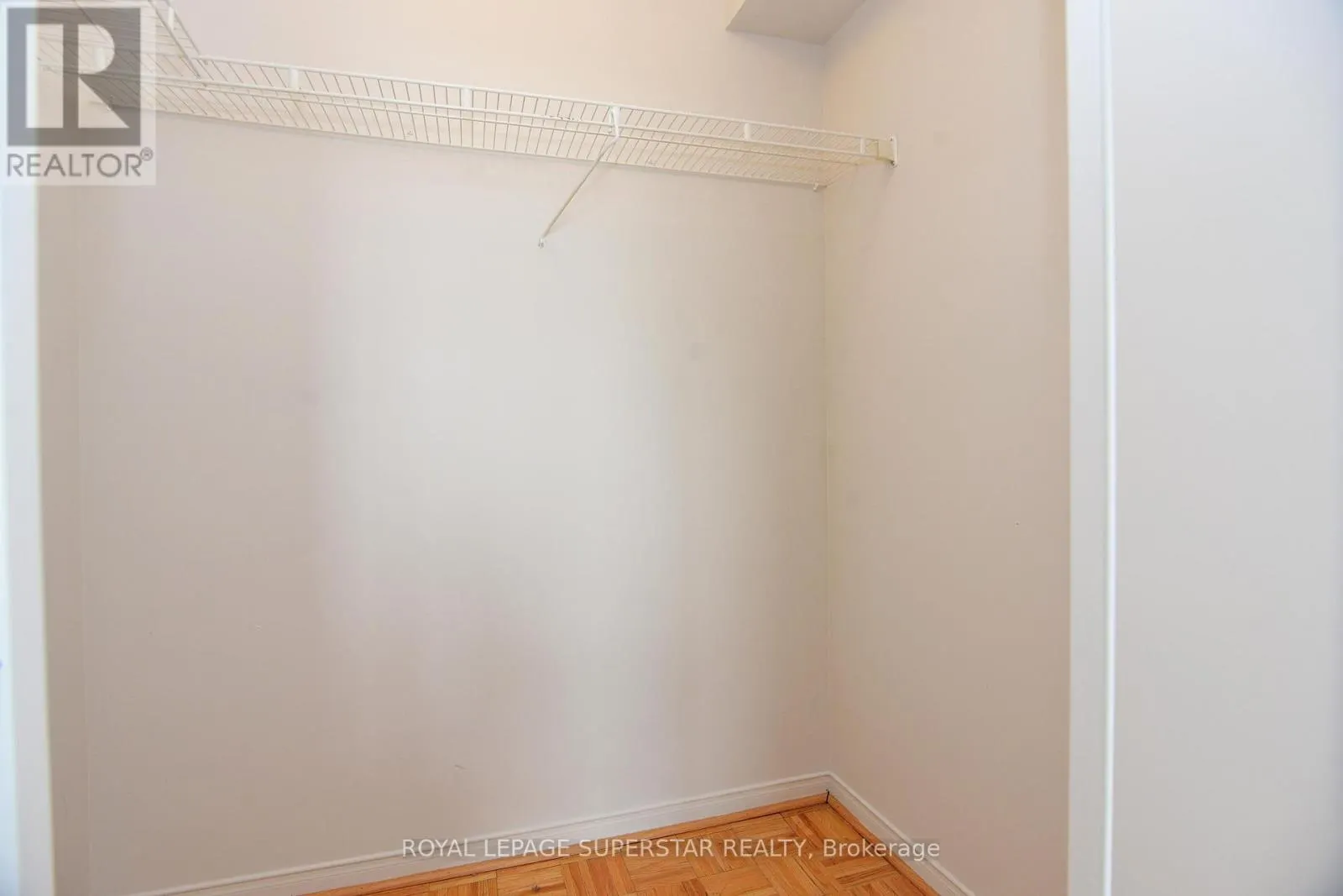 215 - 115 HILLCREST AVENUE