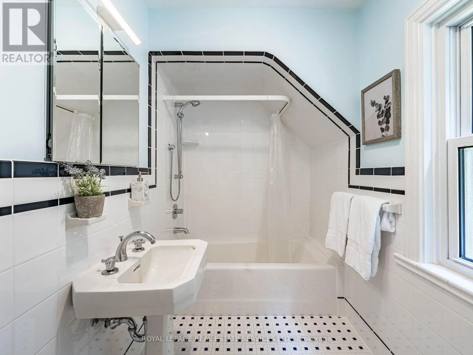 47 RIVERVIEW GARDENS