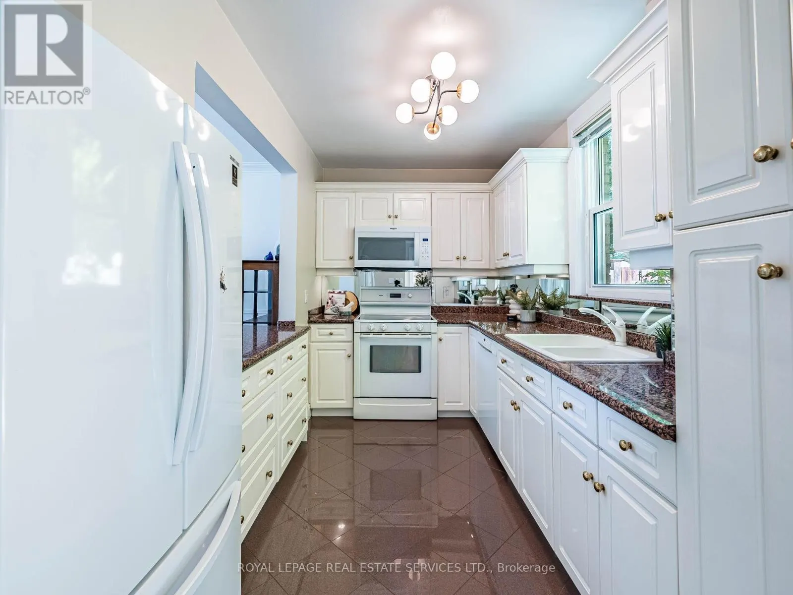 47 RIVERVIEW GARDENS