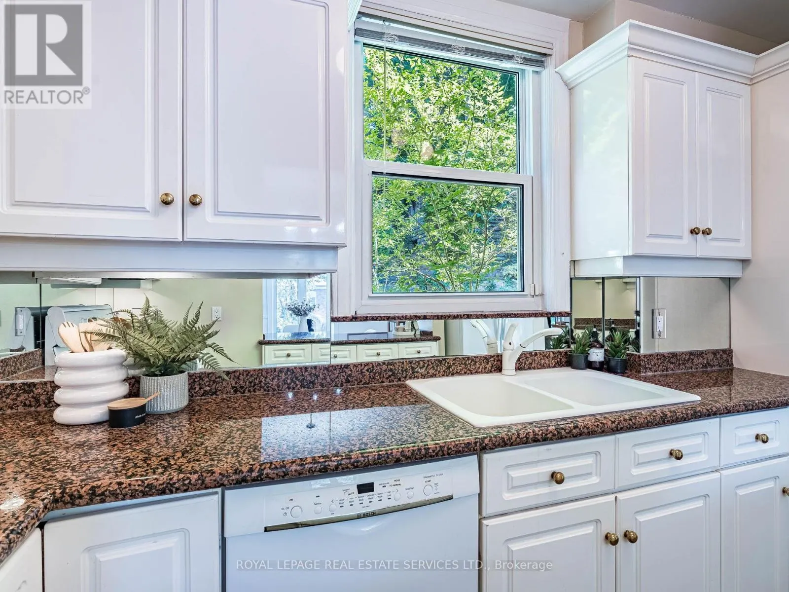 47 RIVERVIEW GARDENS