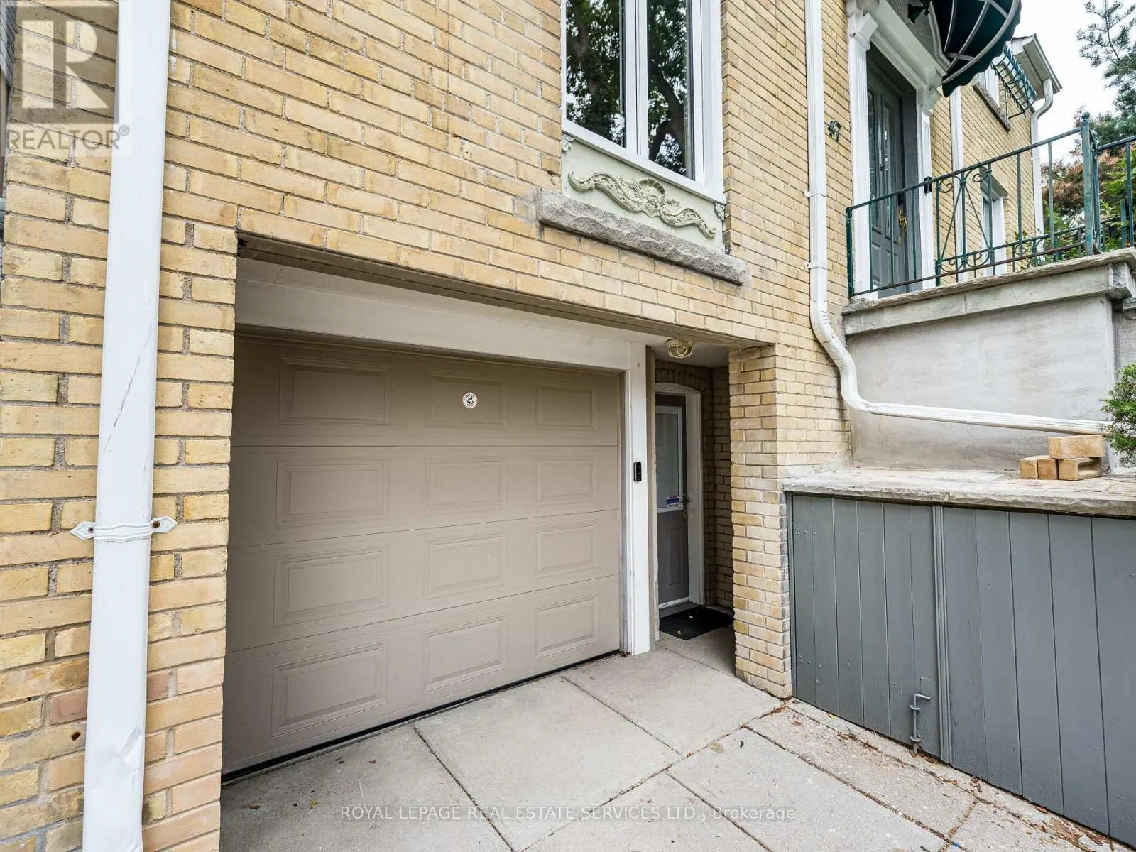 47 RIVERVIEW GARDENS