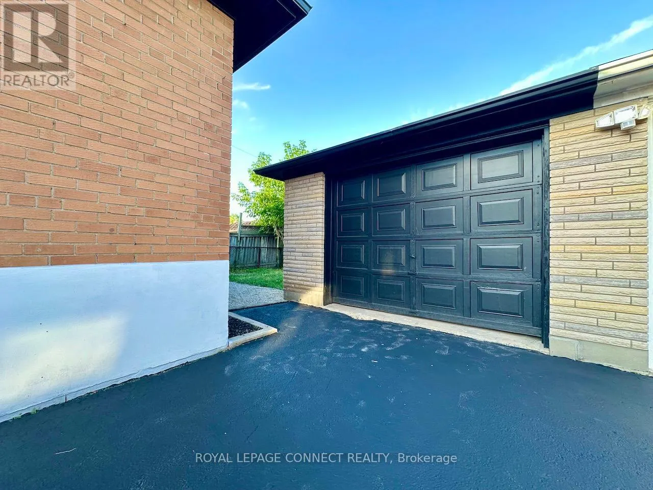 27 CHARRINGTON CRESCENT