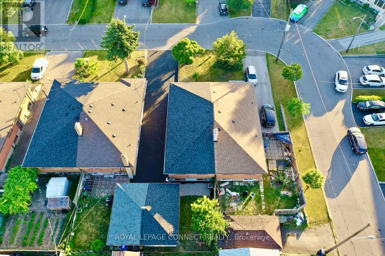 27 CHARRINGTON CRESCENT