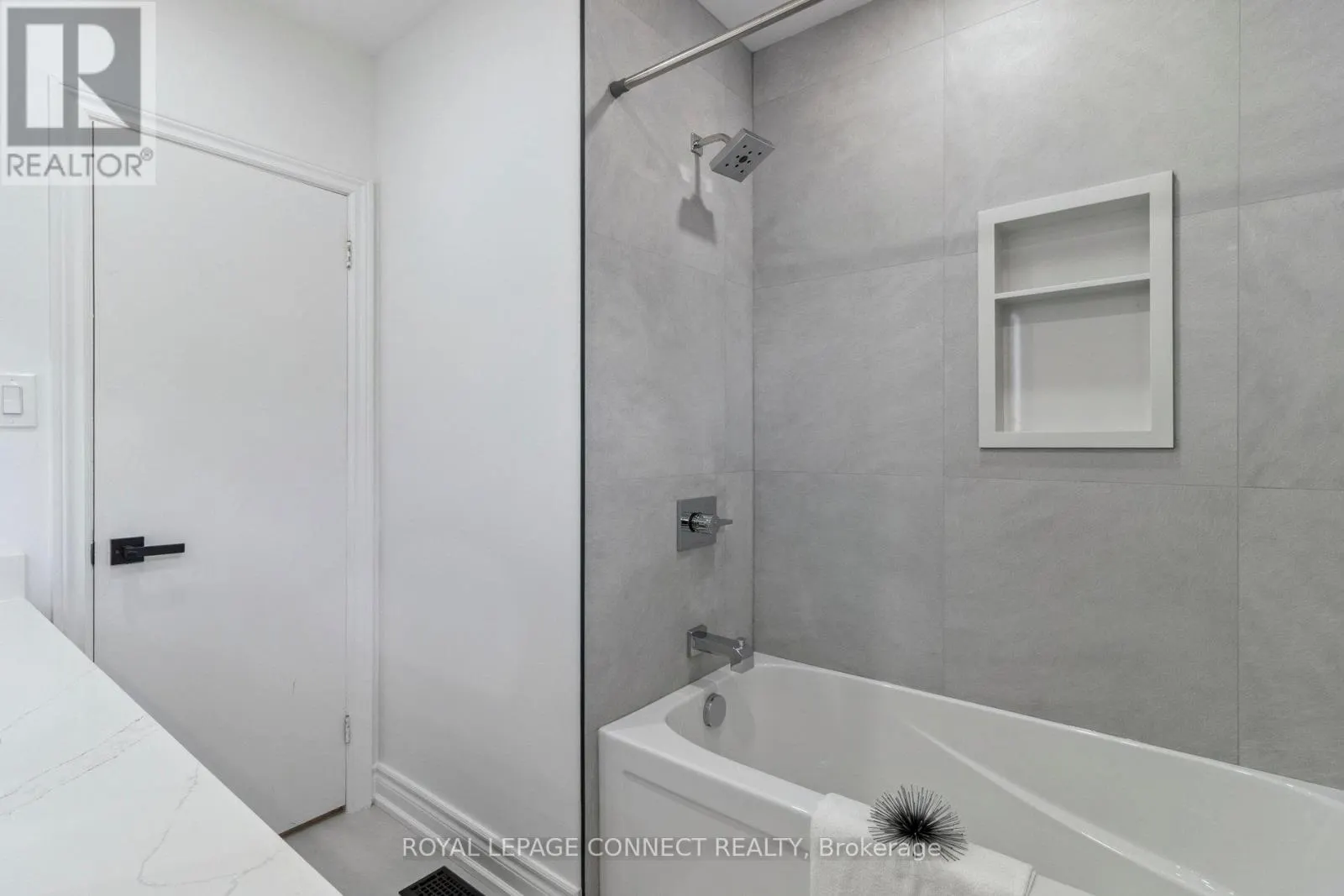 27 CHARRINGTON CRESCENT