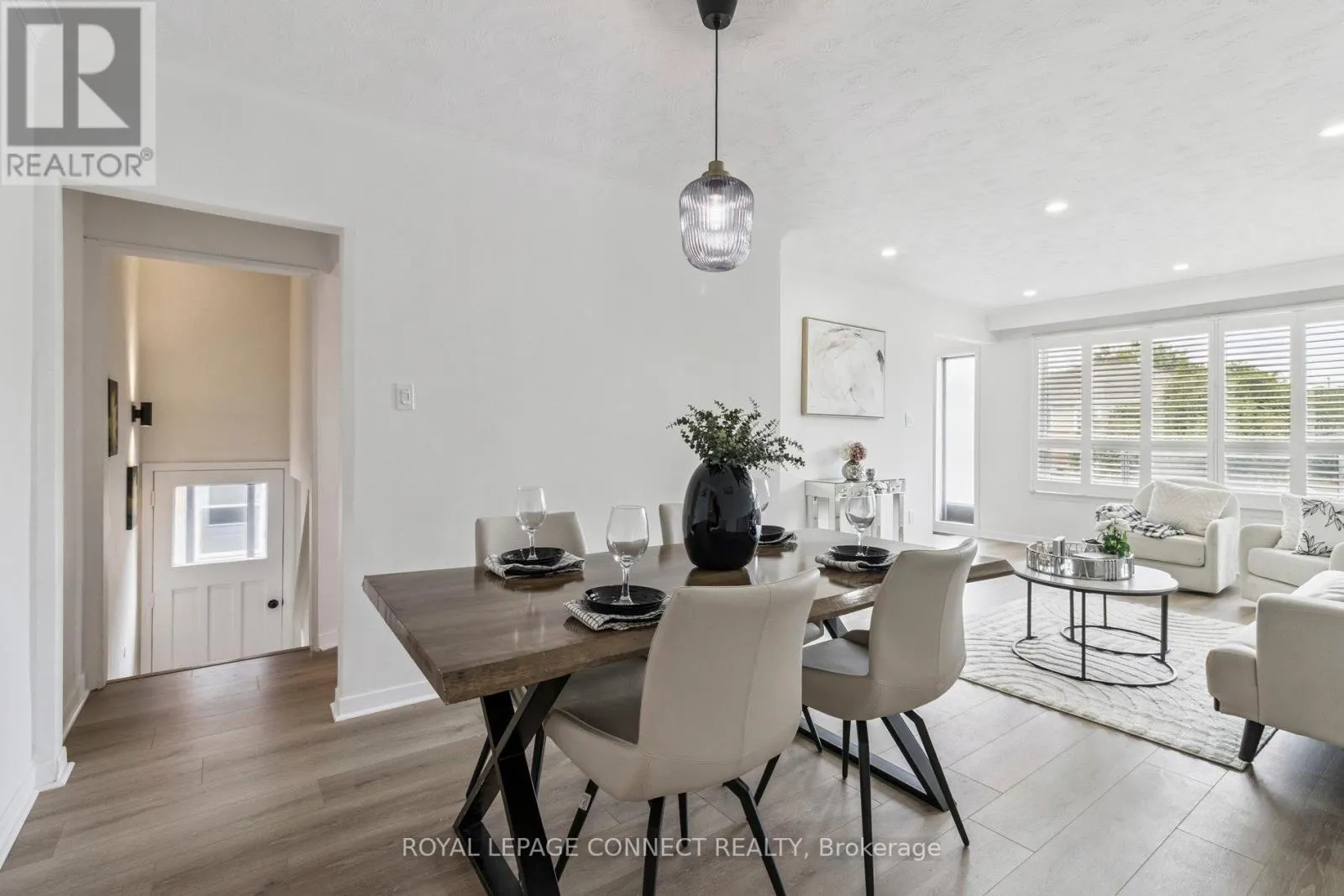 27 CHARRINGTON CRESCENT