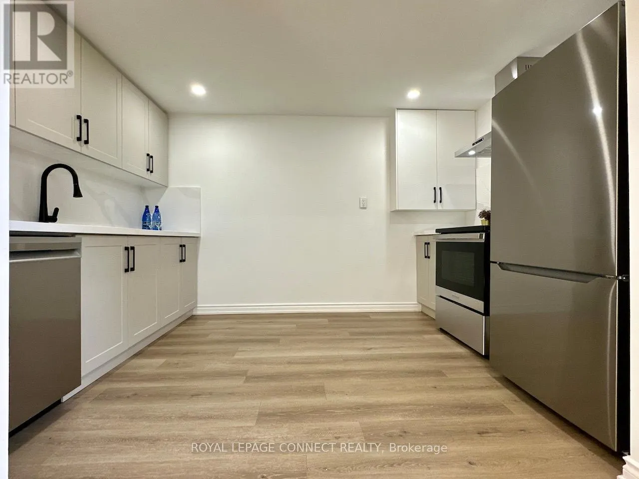 27 CHARRINGTON CRESCENT