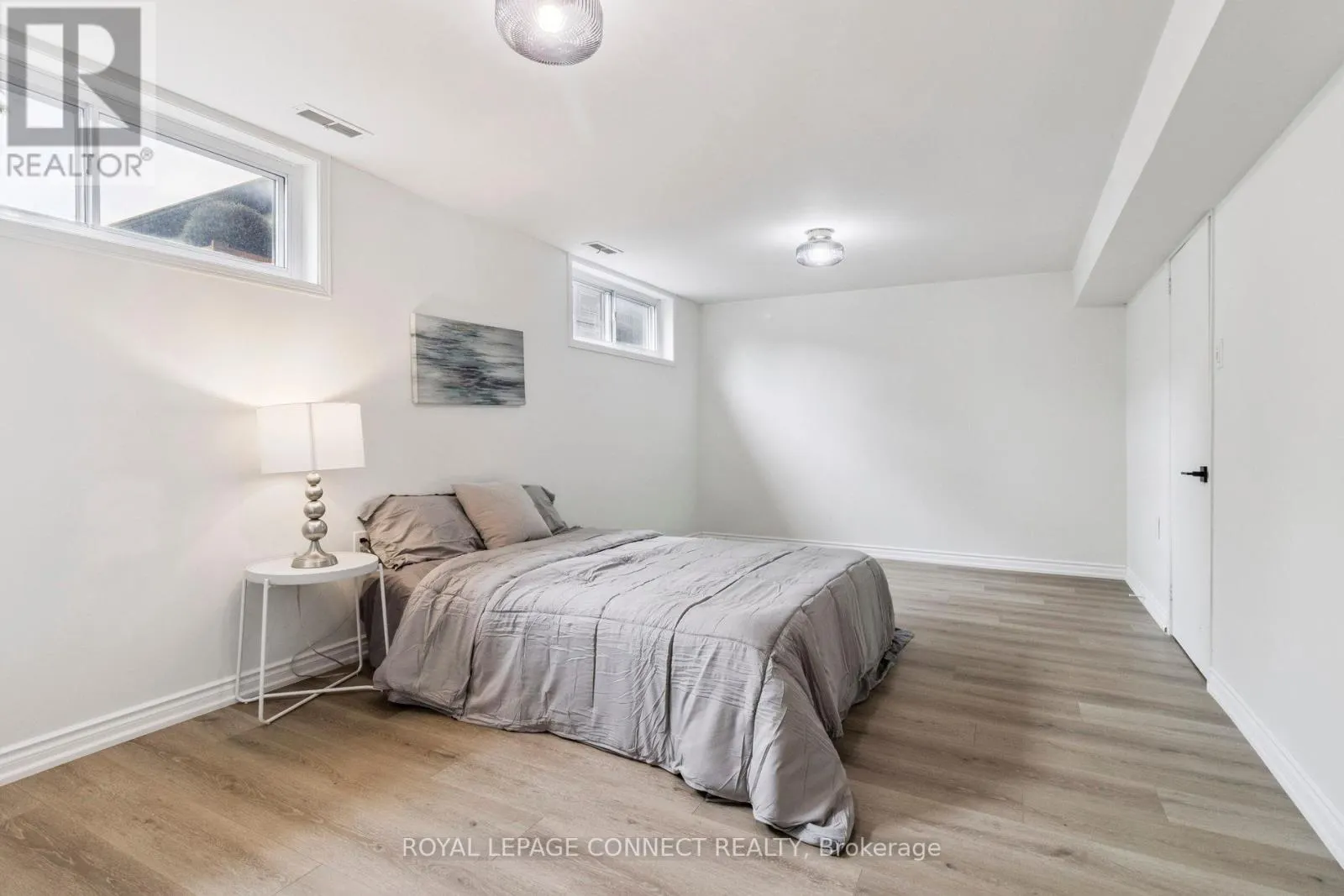 27 CHARRINGTON CRESCENT