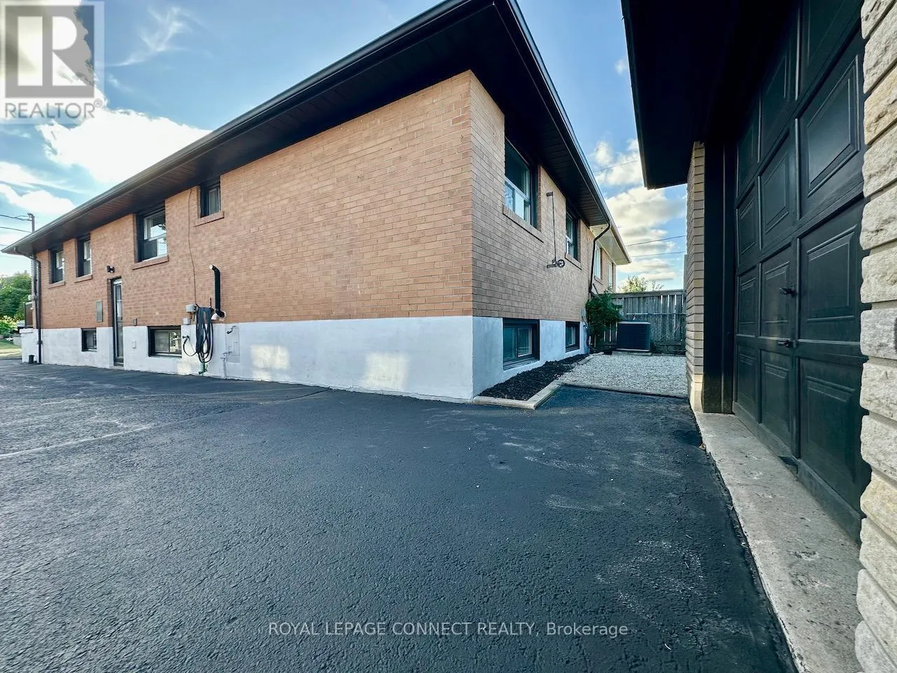 27 CHARRINGTON CRESCENT