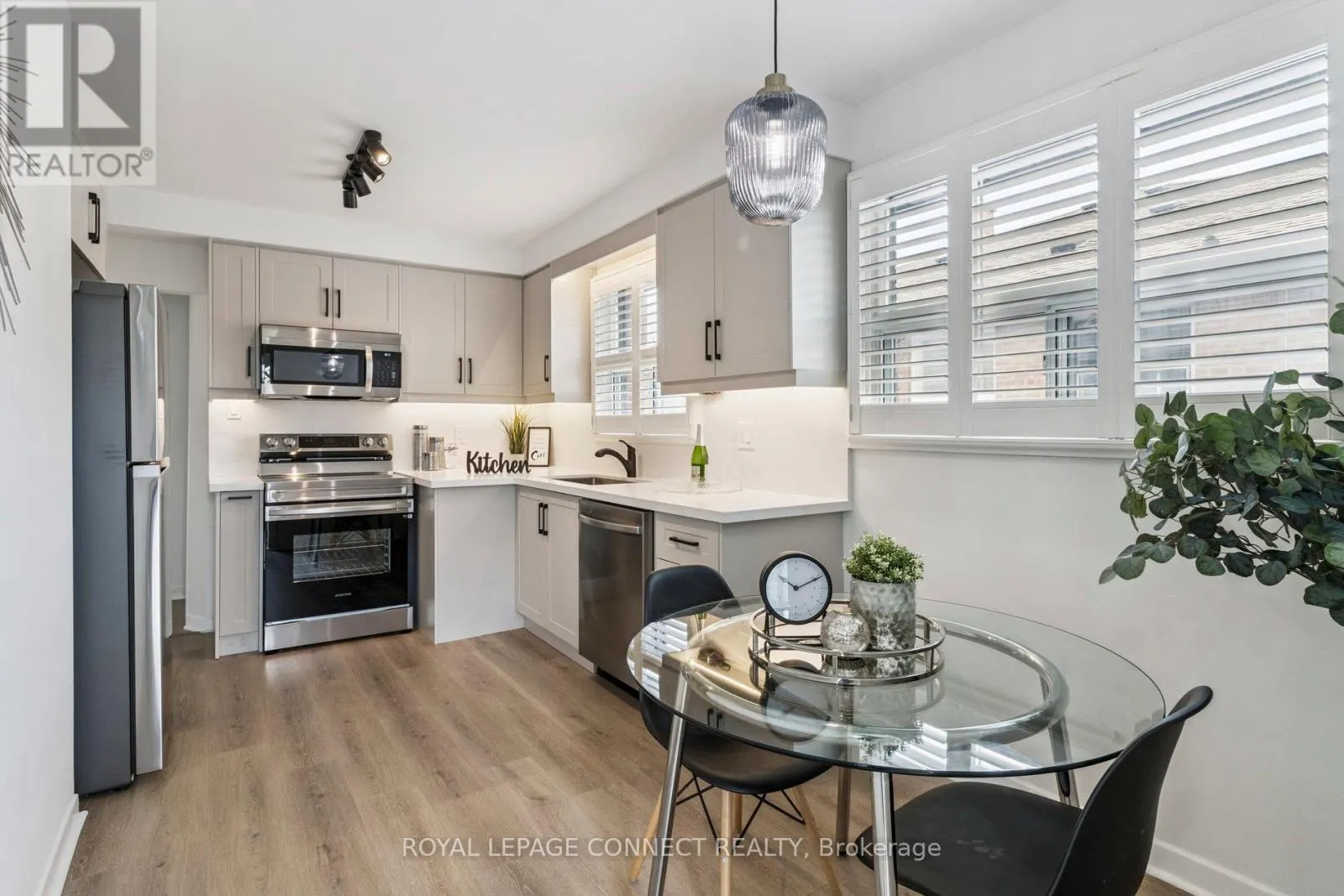 27 CHARRINGTON CRESCENT