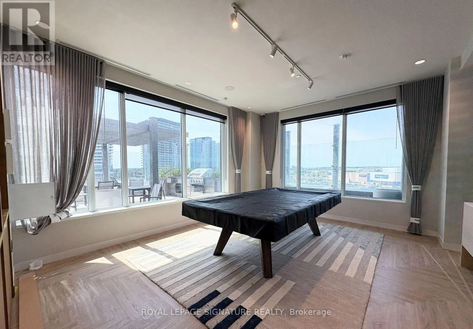 1304 - 2495 EGLINTON AVENUE
