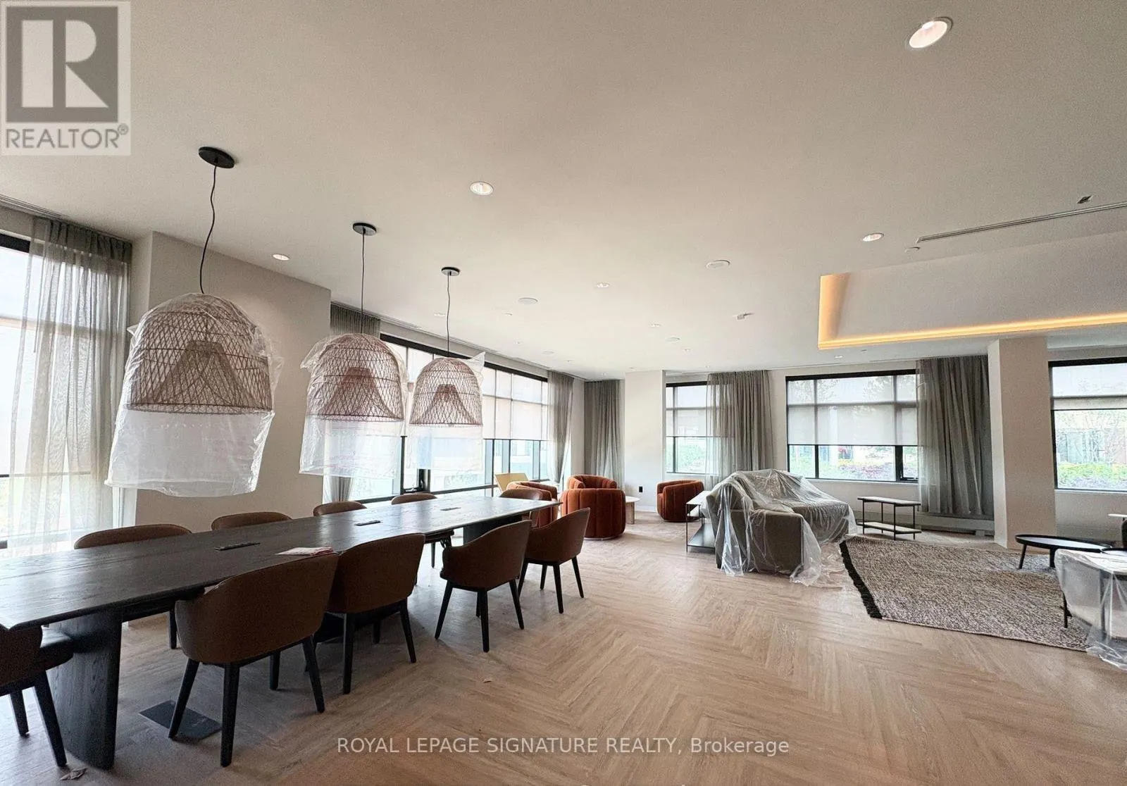 1304 - 2495 EGLINTON AVENUE
