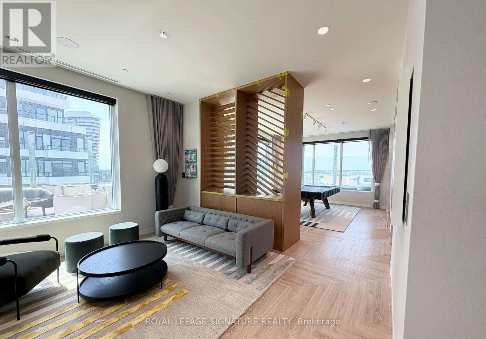 1304 - 2495 EGLINTON AVENUE