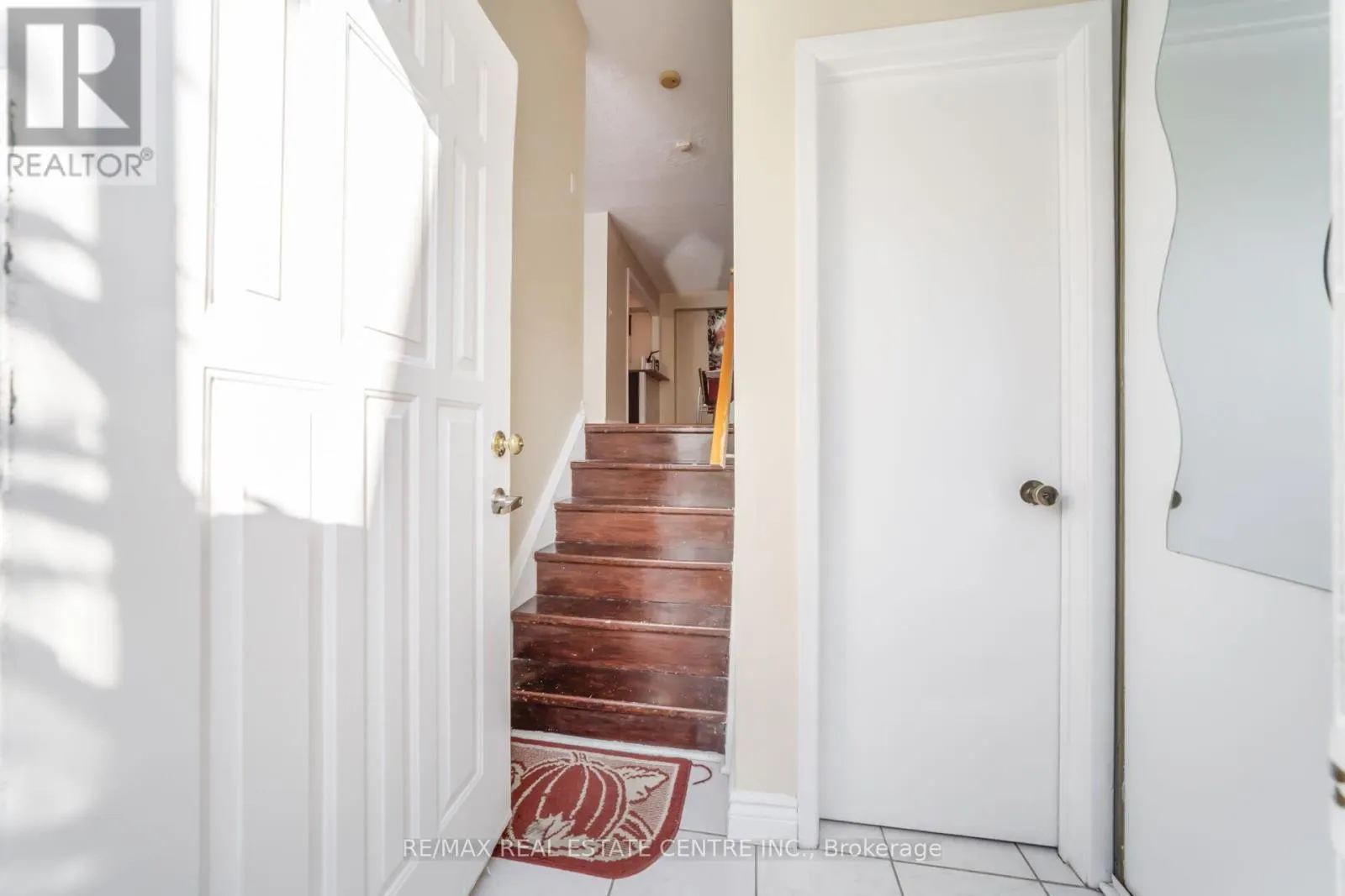 10 FANSHAWE DRIVE