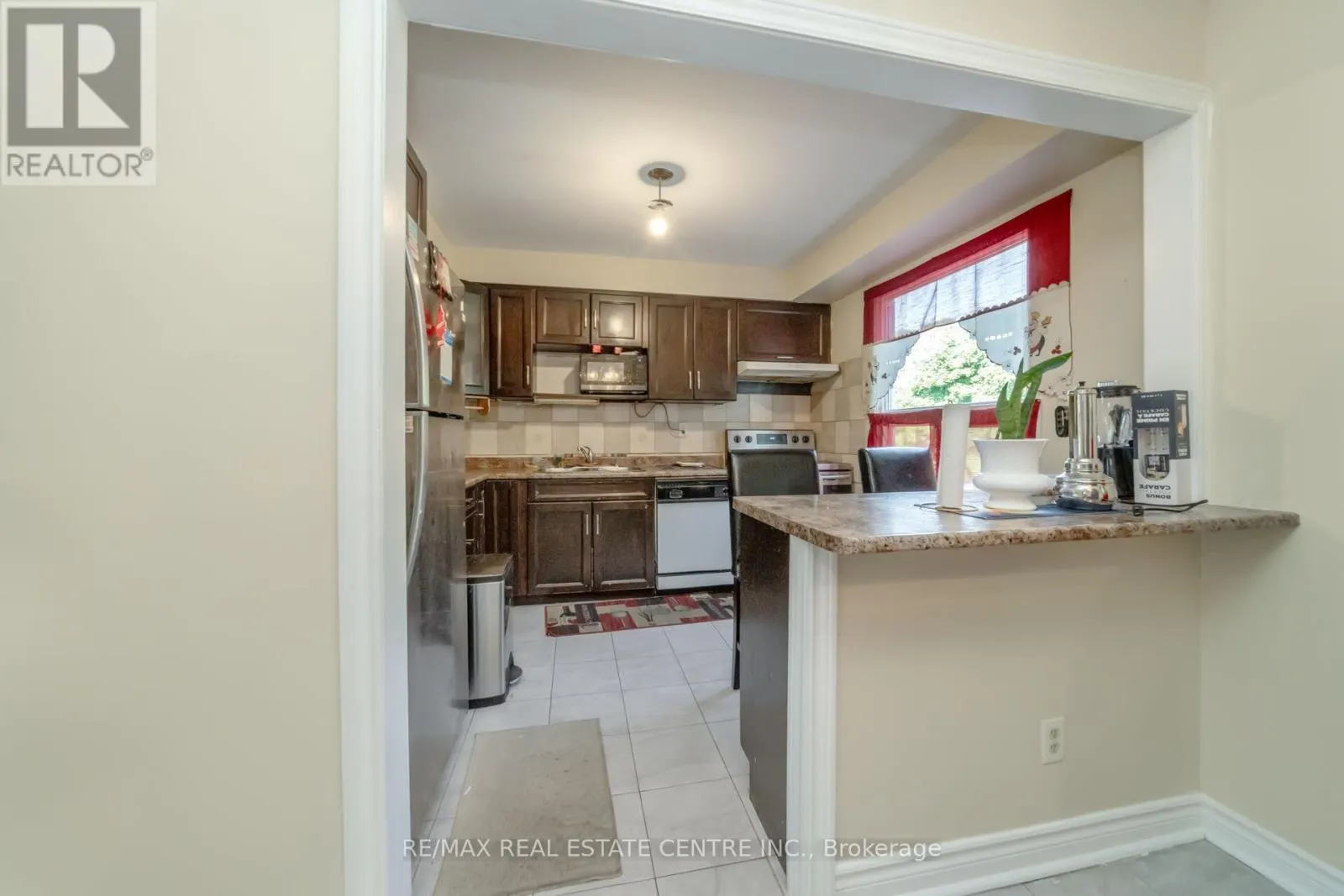 10 FANSHAWE DRIVE